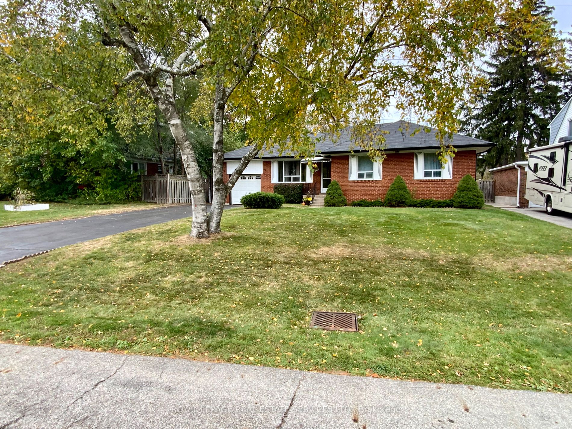 867 Whitney Dr Property Photo 1