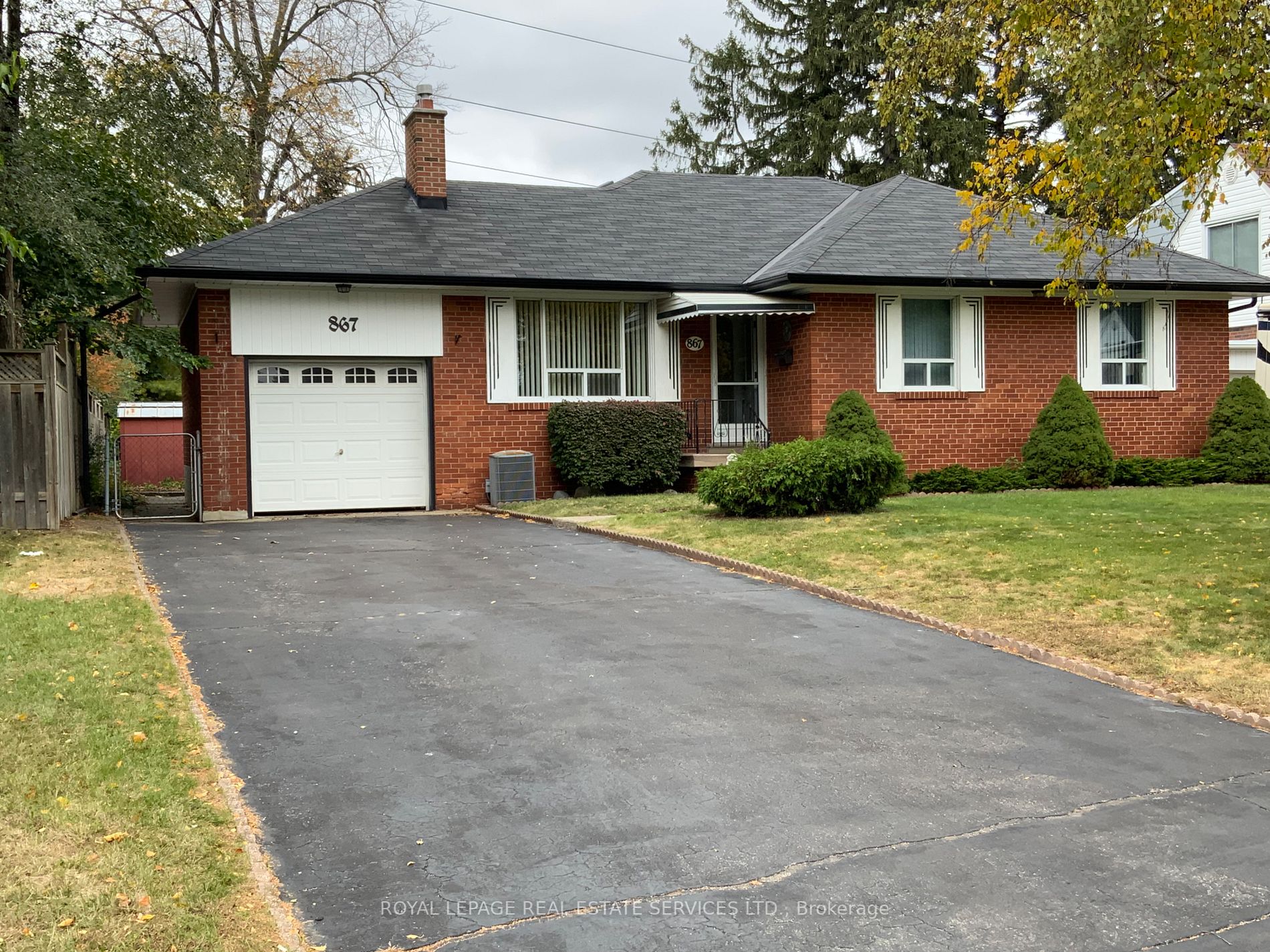 867 Whitney Dr Property Photo 2