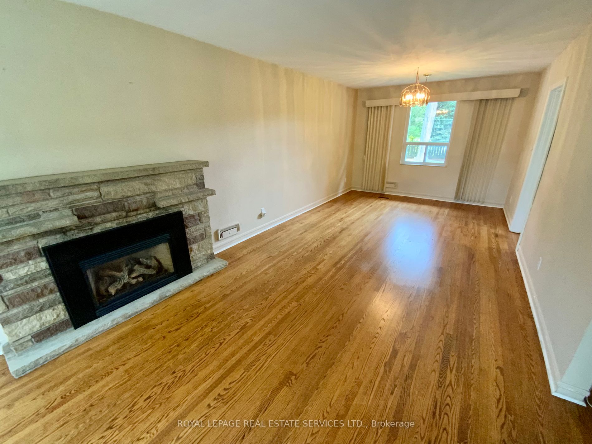867 Whitney Dr Property Photo 7