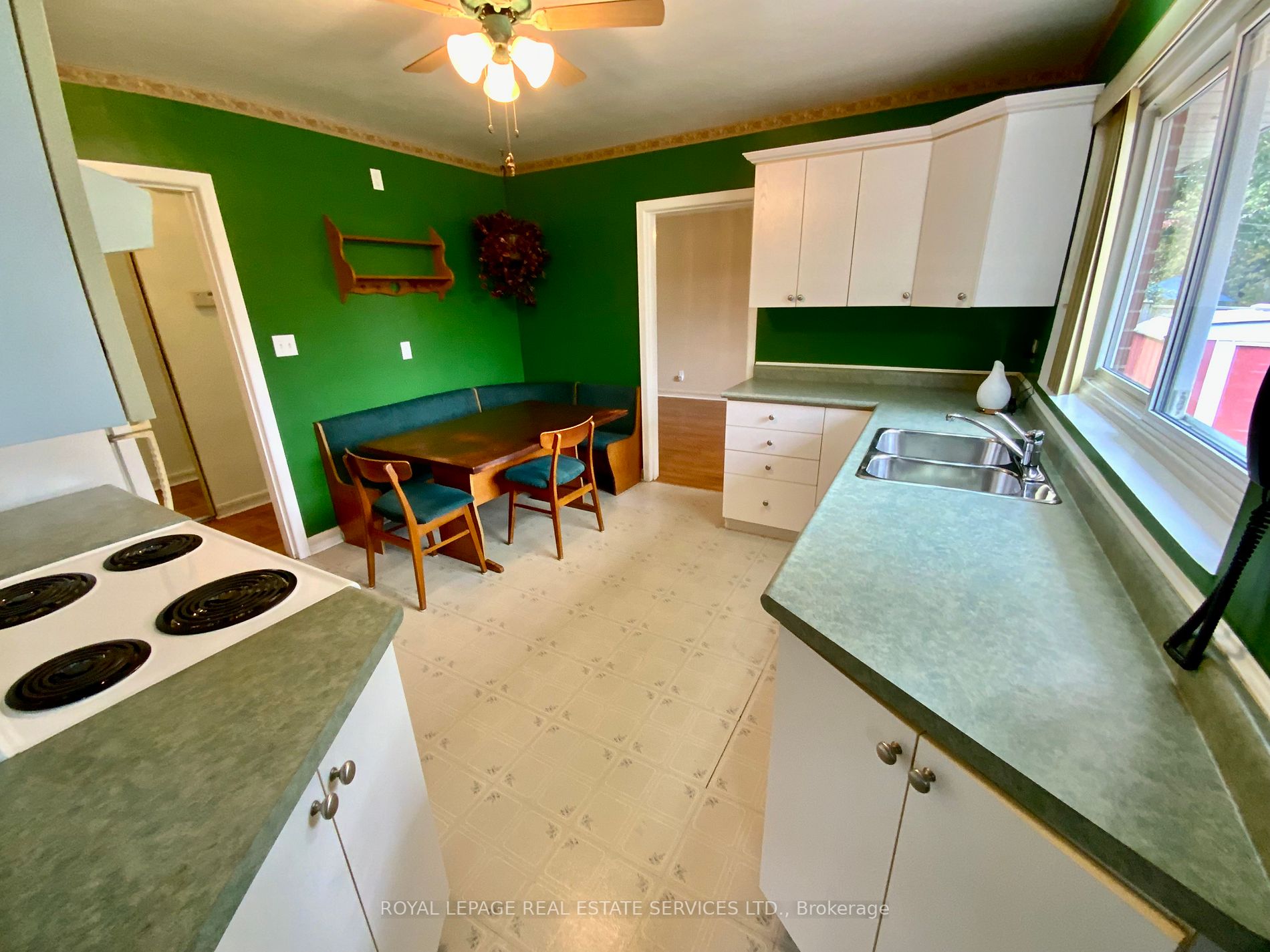 867 Whitney Dr Property Photo 12