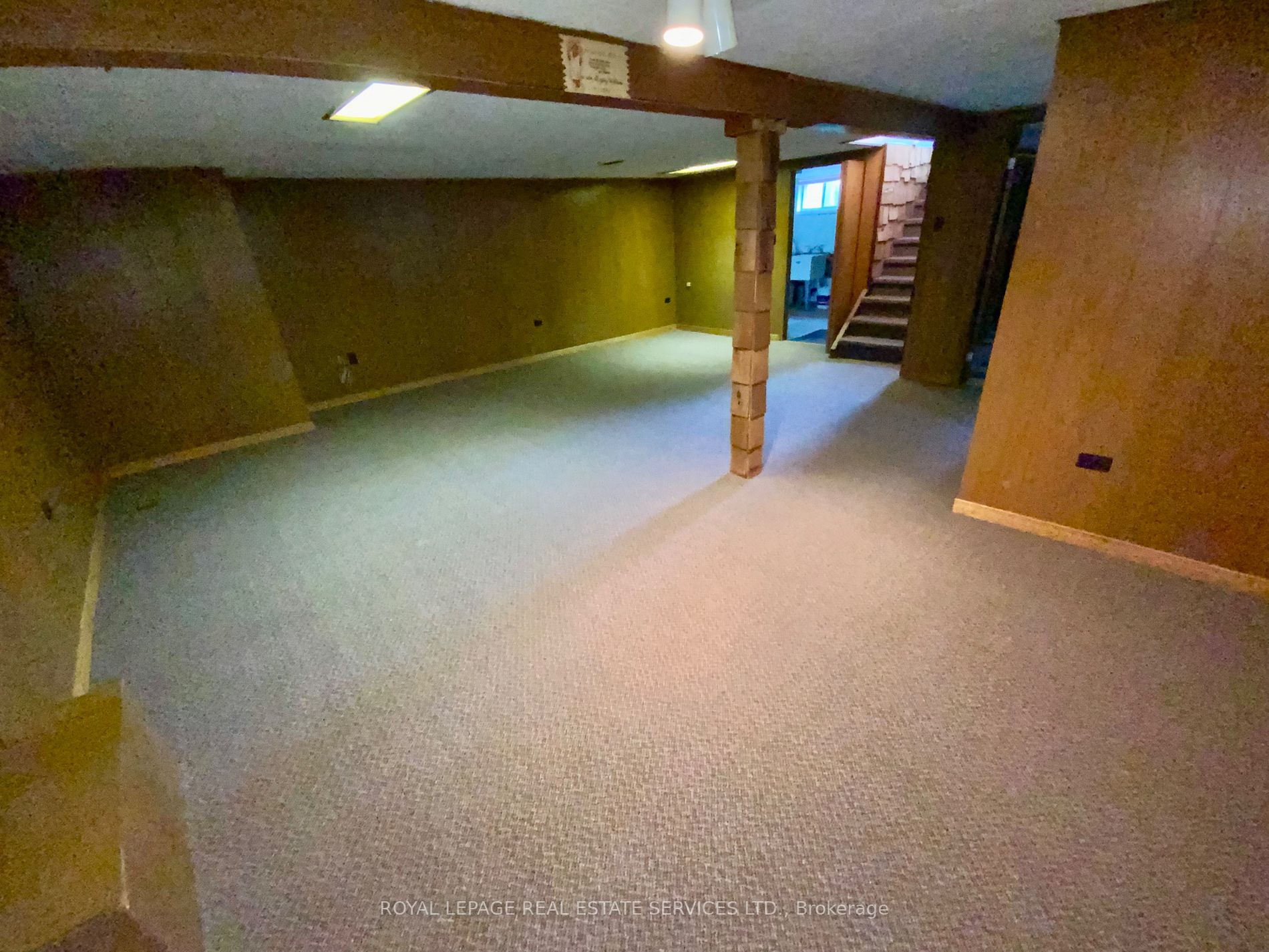 867 Whitney Dr Property Photo 20