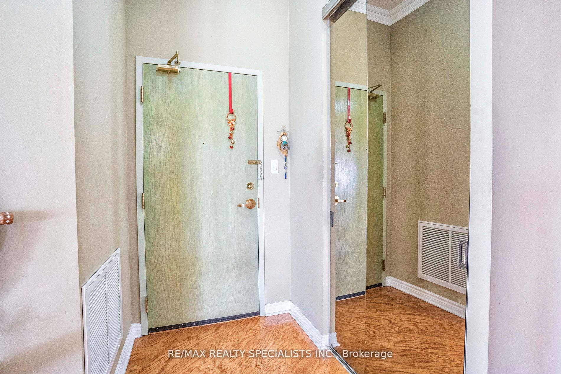 10 Dayspring Cir Property Photo 5