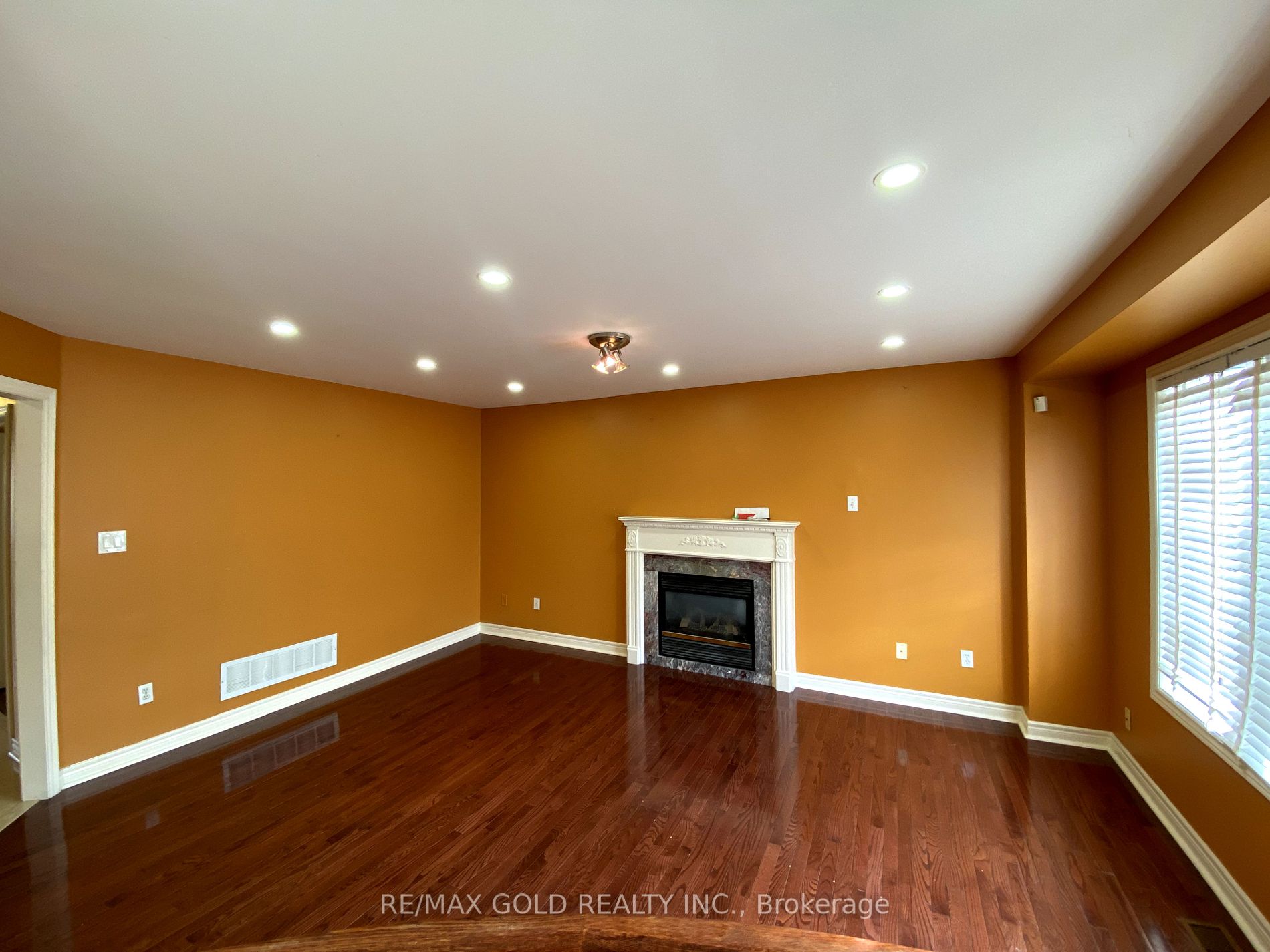 16 Moss Creek Ct Property Photo 9