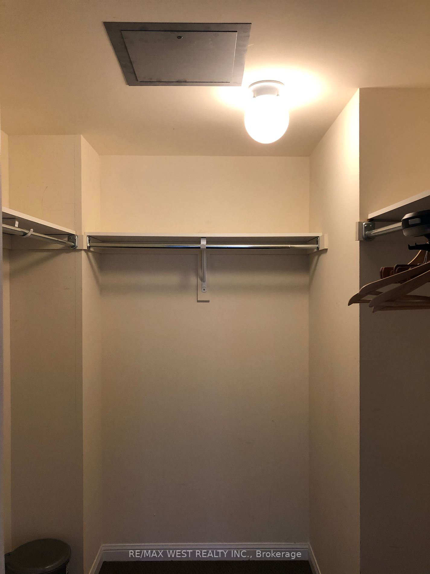 10 Foundry Ave Property Photo 6