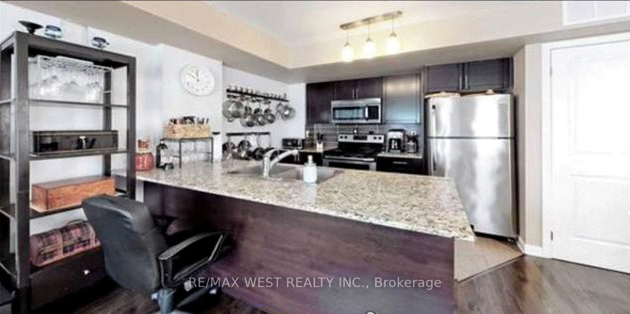 10 Foundry Ave Property Photo 8