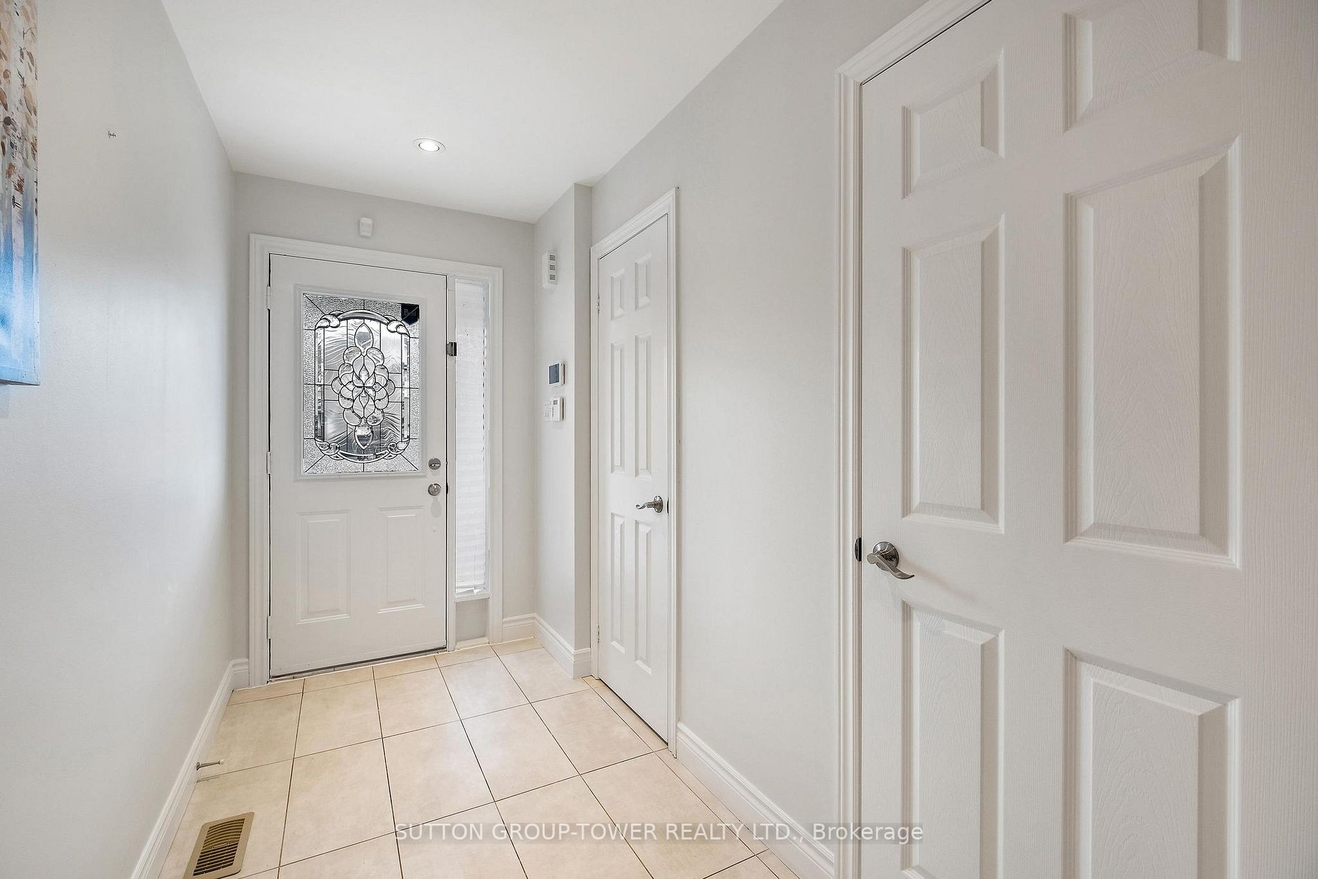 19 Manorwood Ct Property Photo 4