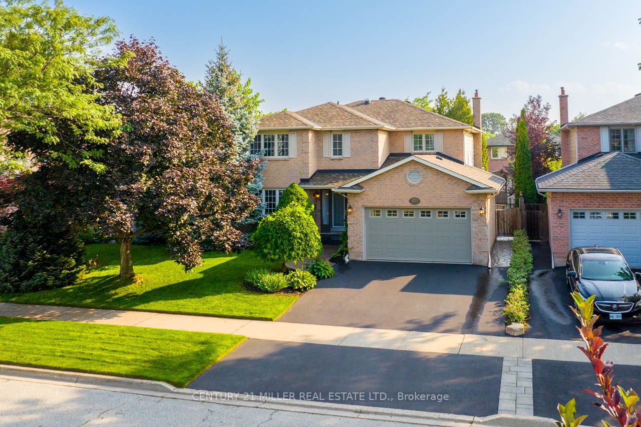501 Mathewman Cres Property Photo 1