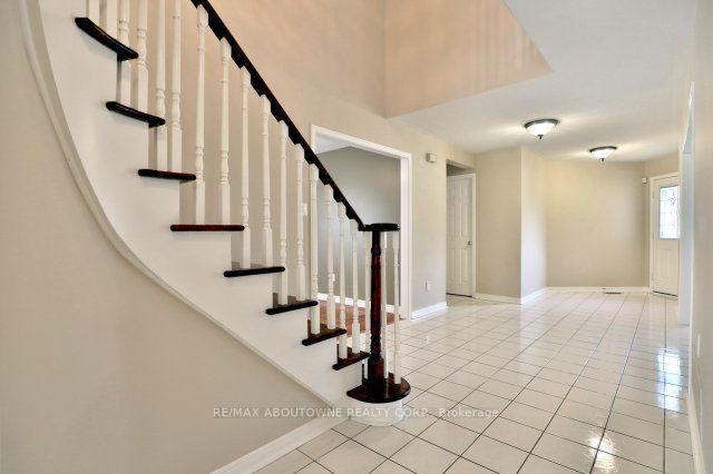 2532 Banfield Rd Property Photo 2