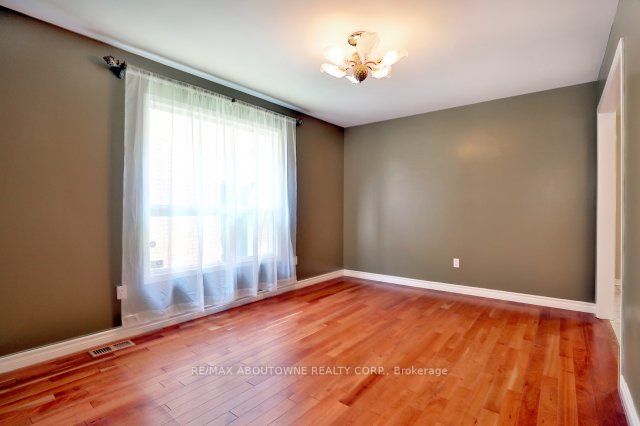 2532 Banfield Rd Property Photo 4