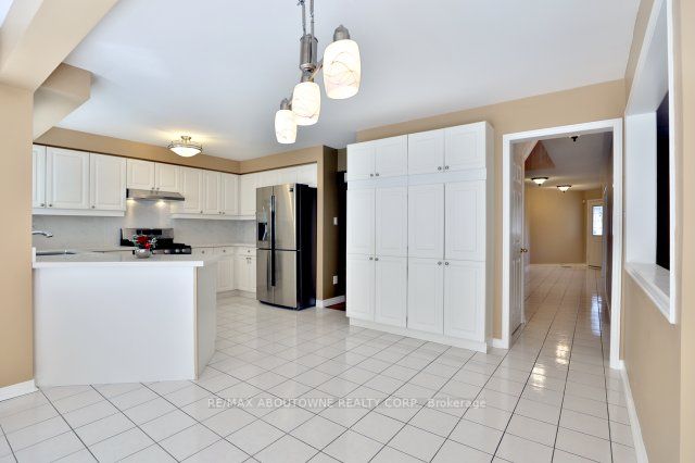 2532 Banfield Rd Property Photo 6