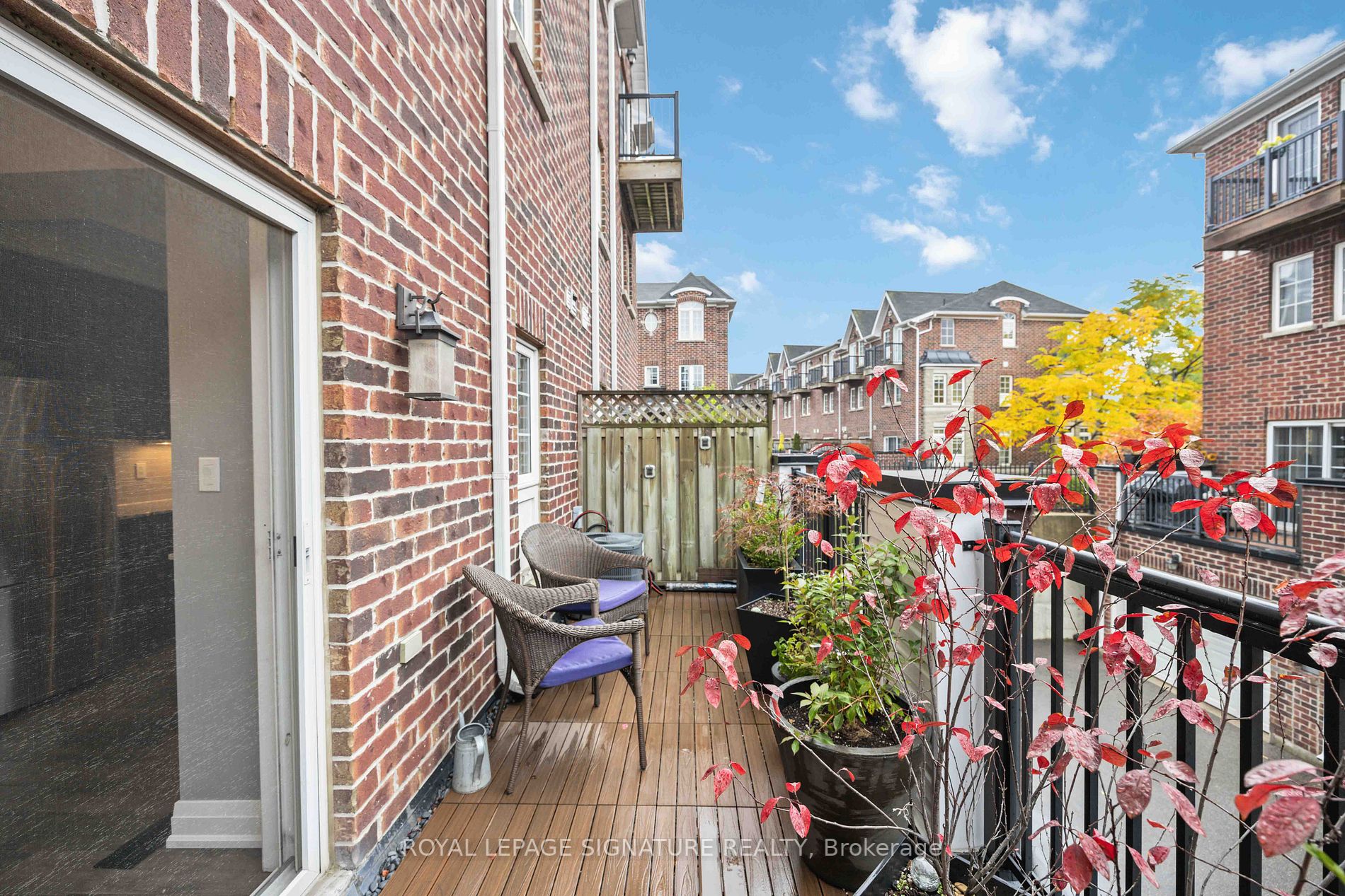 109 The Queensway Property Photo 2