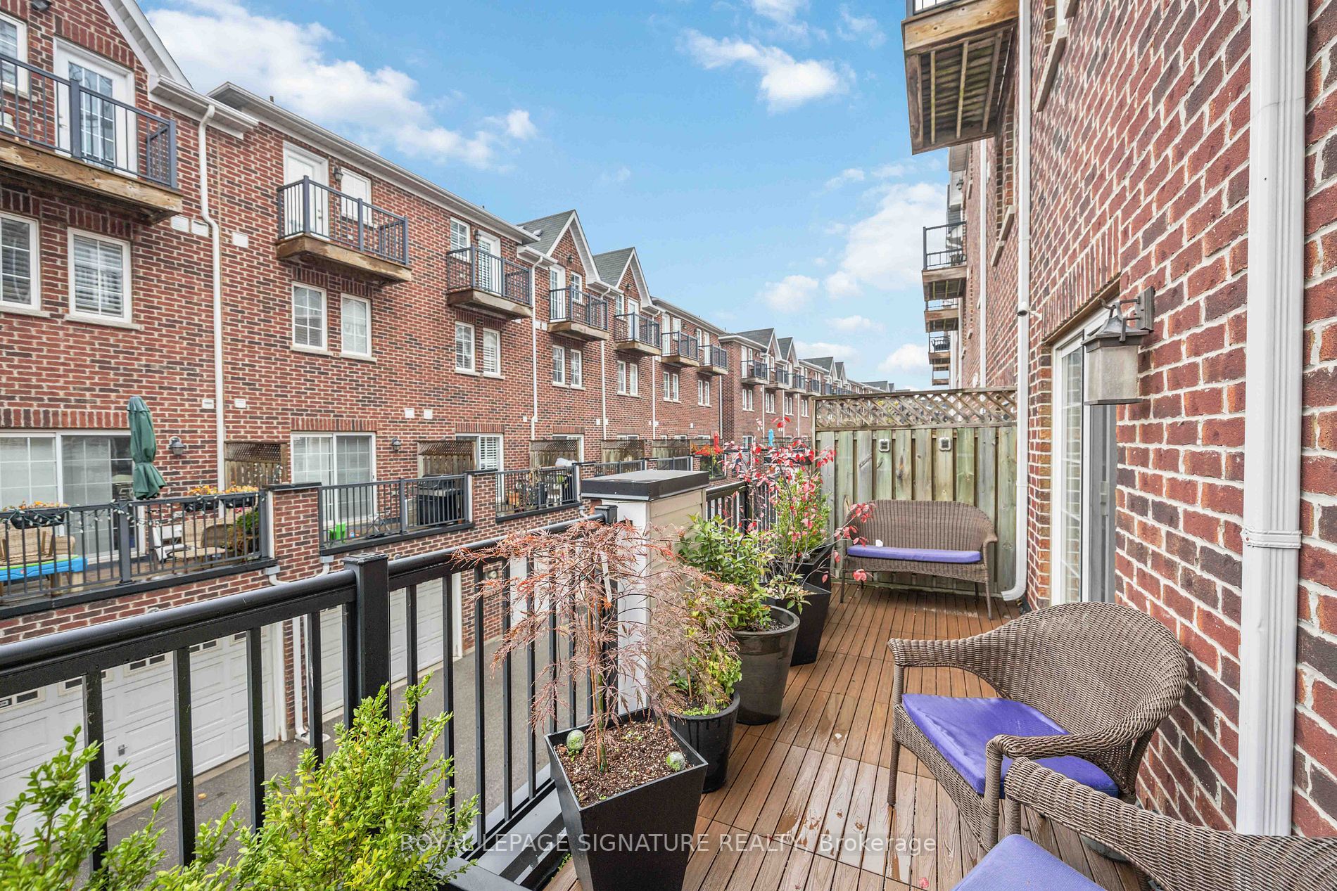 109 The Queensway Property Photo 3