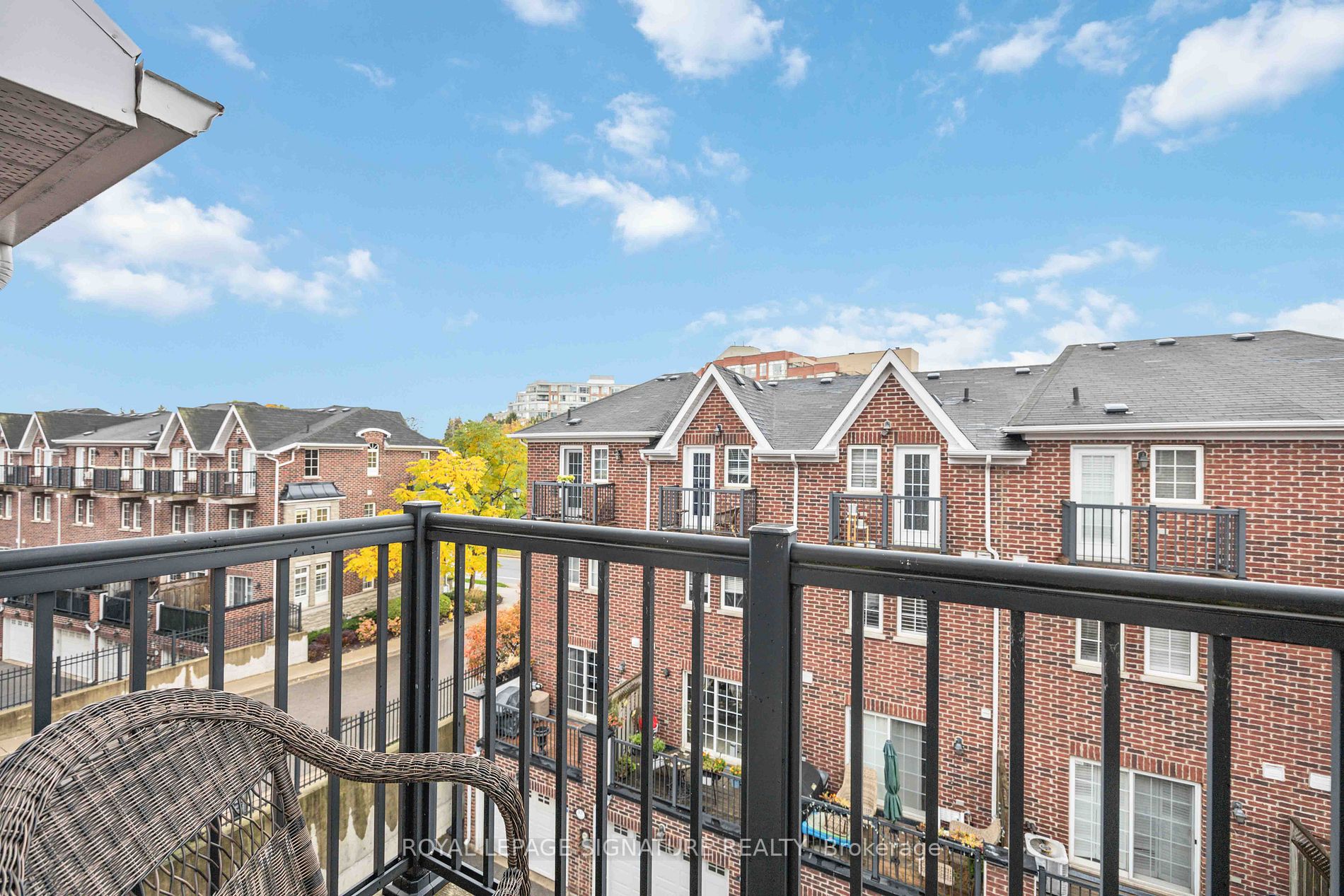 109 The Queensway Property Photo 4