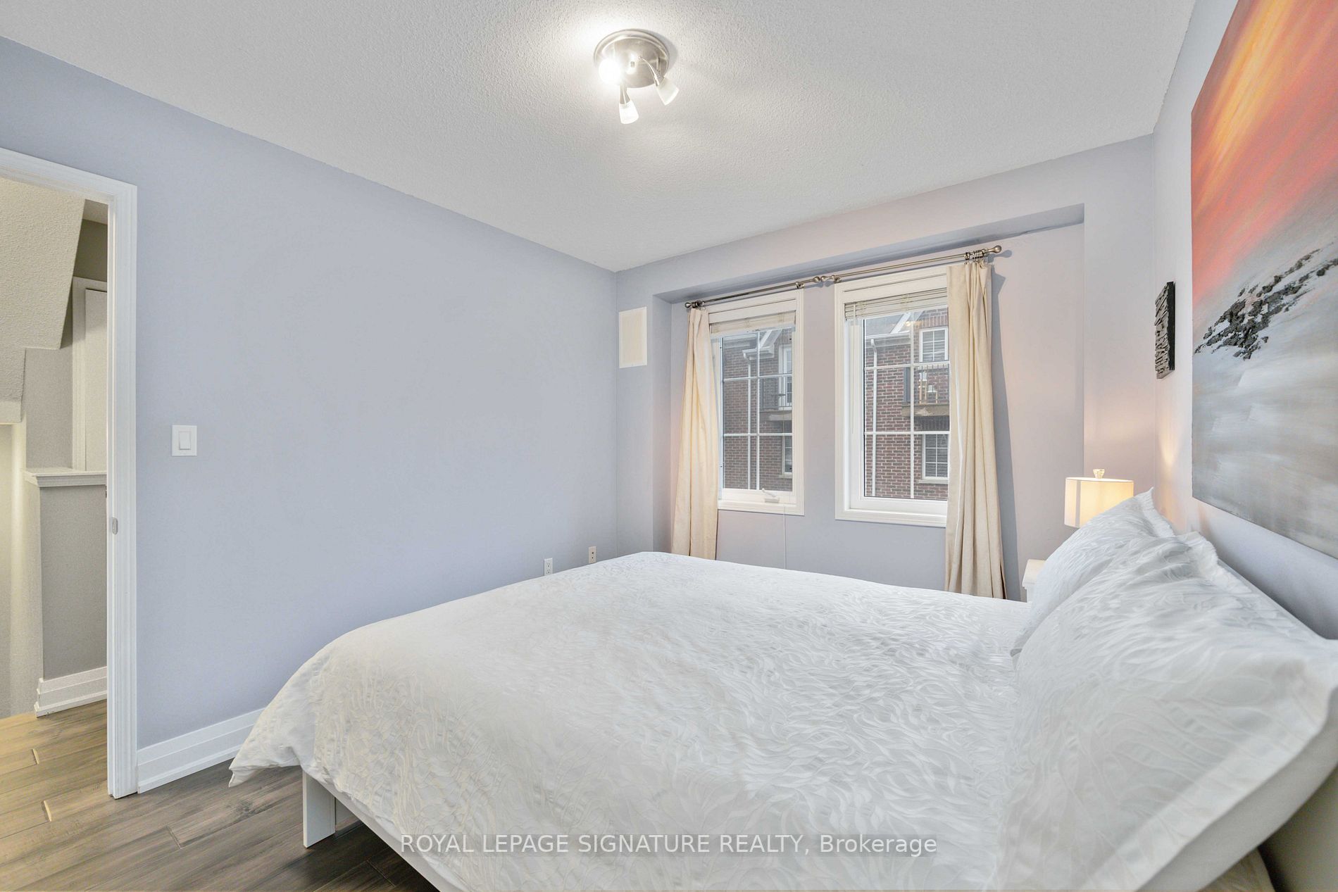 109 The Queensway Property Photo 24