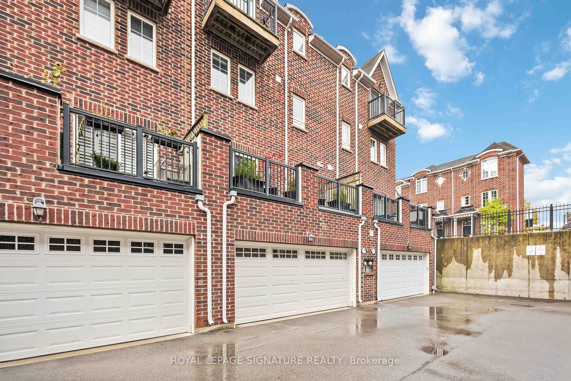 109 The Queensway Property Photo 35