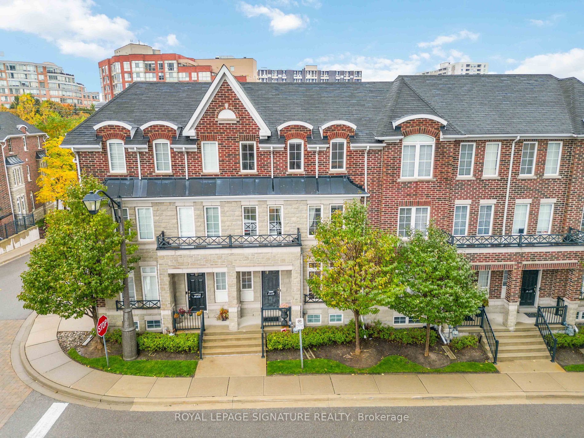 109 The Queensway Property Photo 38