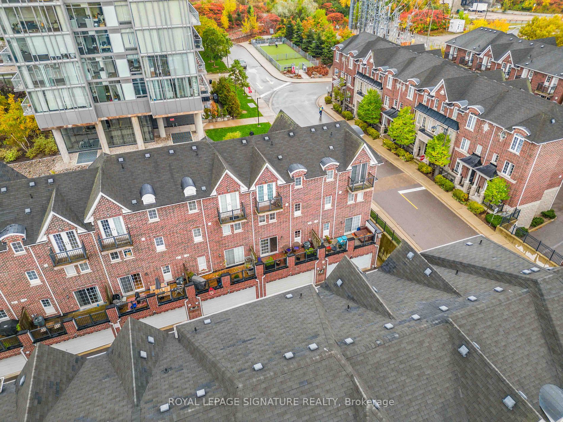 109 The Queensway Property Photo 39