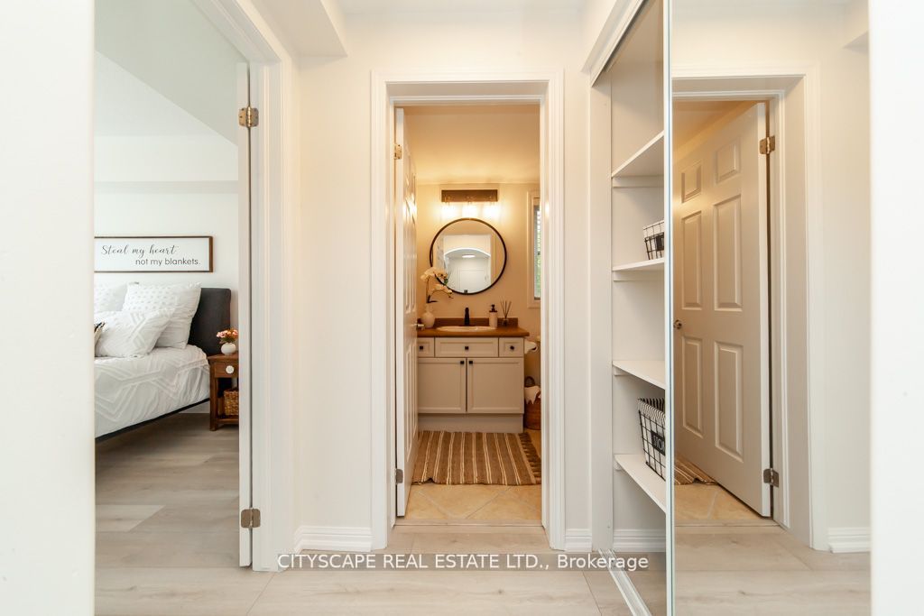 567 Dundas St W Property Photo 25