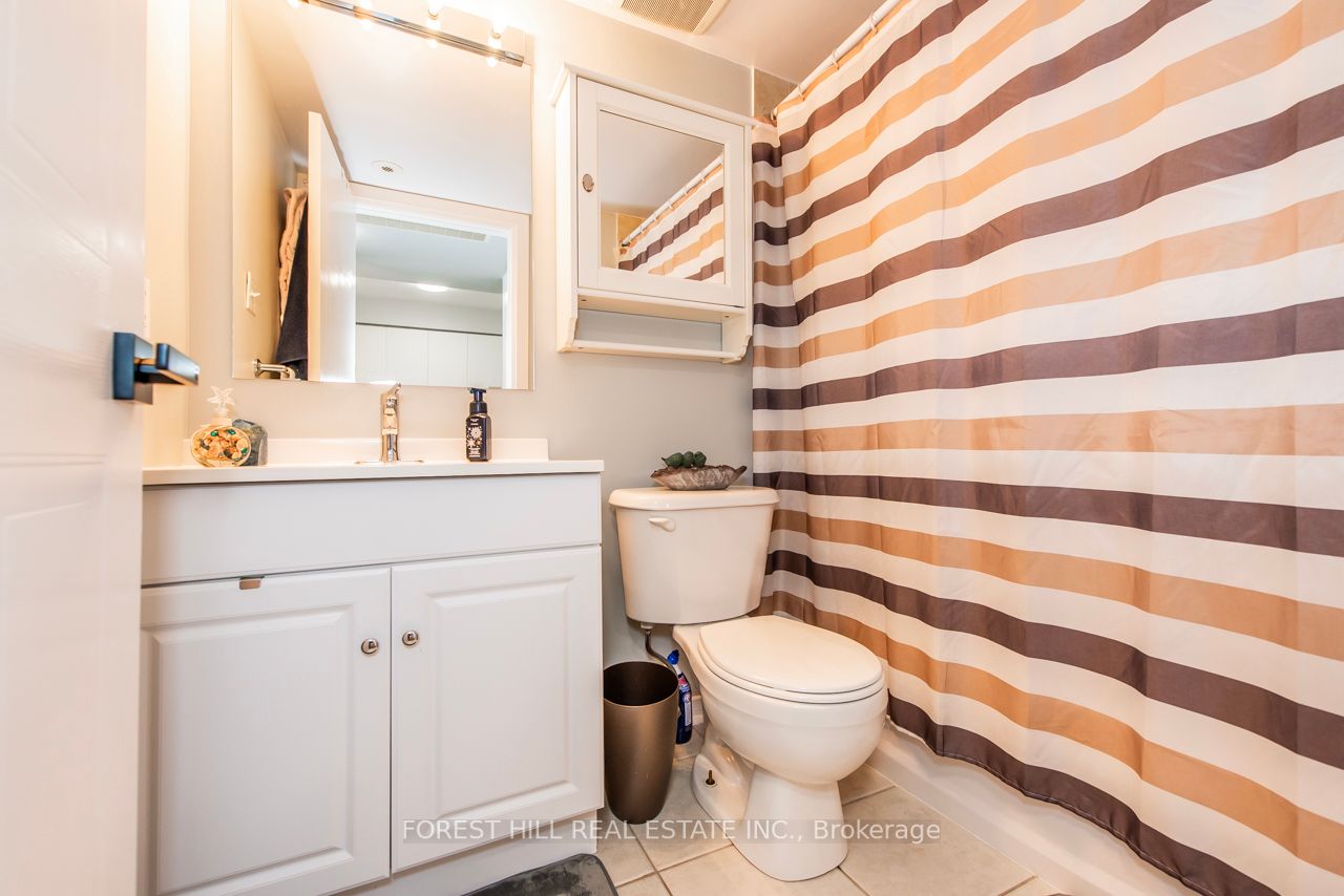 4975 Southampton Dr 35 Property Photo 13