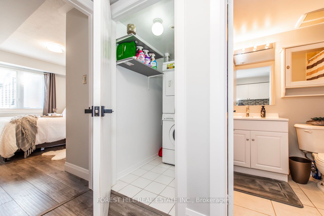 4975 Southampton Dr 35 Property Photo 14