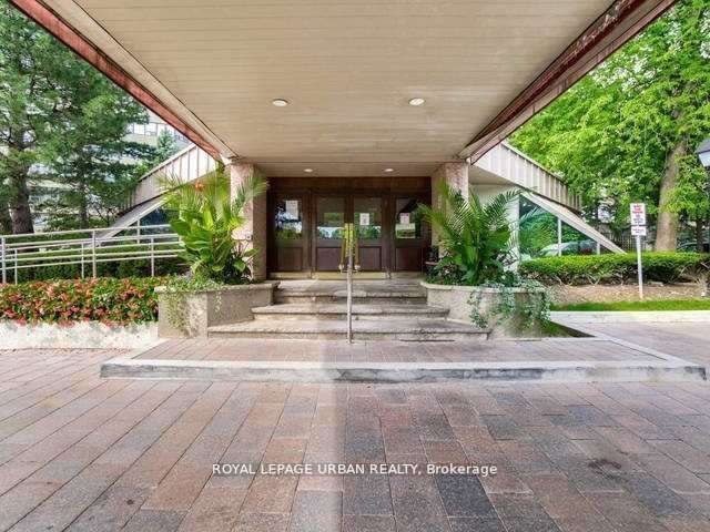 1300 Islington Ave 4 Property Photo 2