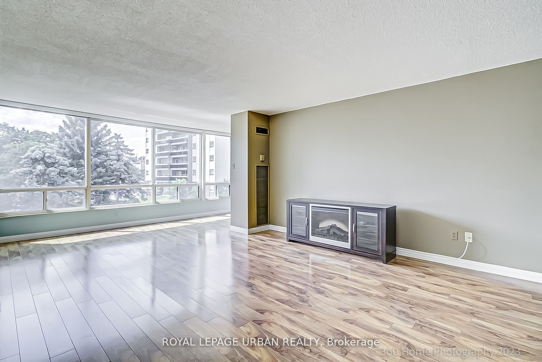 1300 Islington Ave 4 Property Photo 11