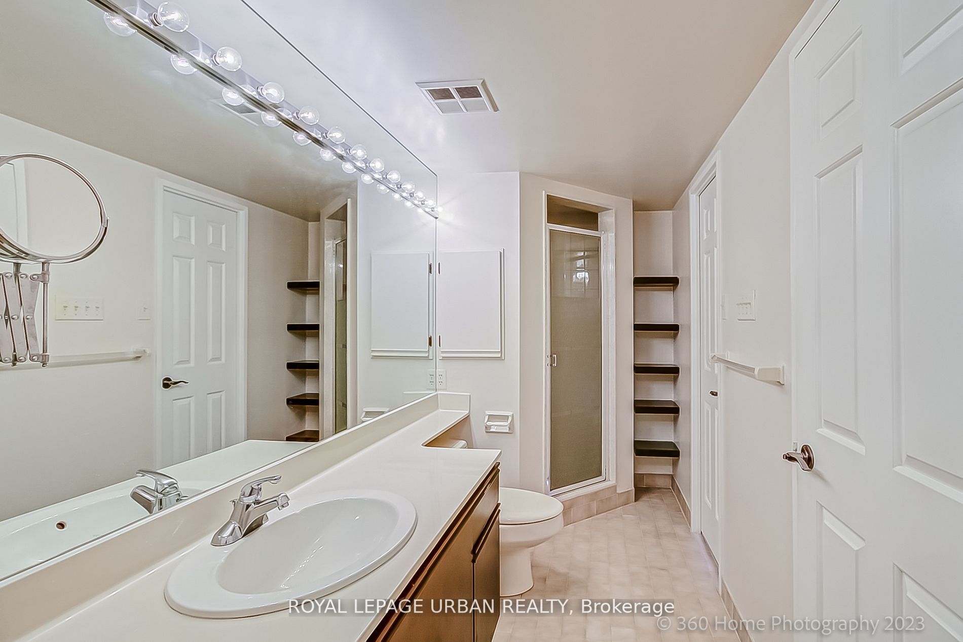 1300 Islington Ave 4 Property Photo 24