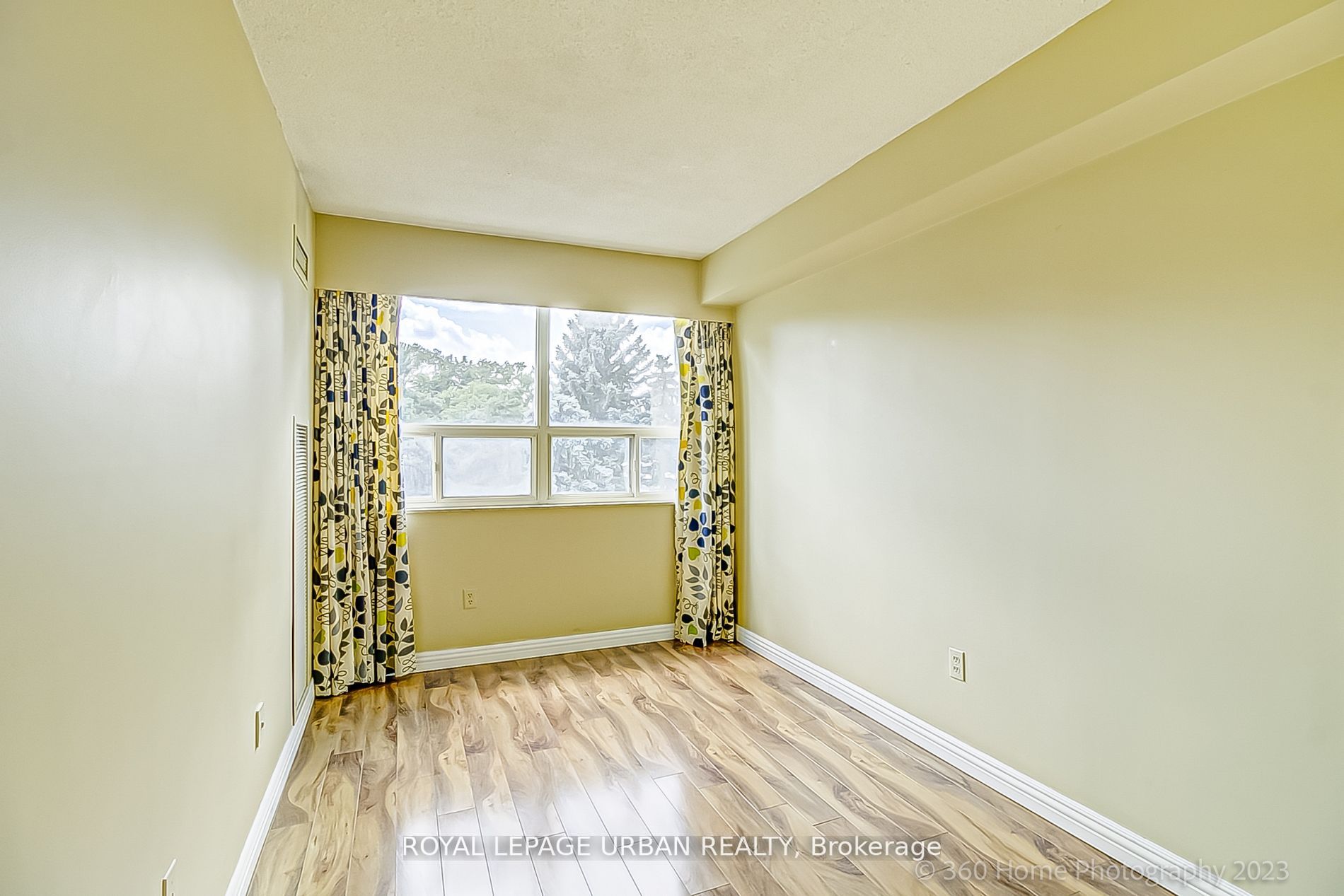 1300 Islington Ave 4 Property Photo 26