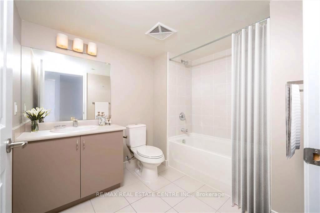 716 Main St E 8 Property Photo 12