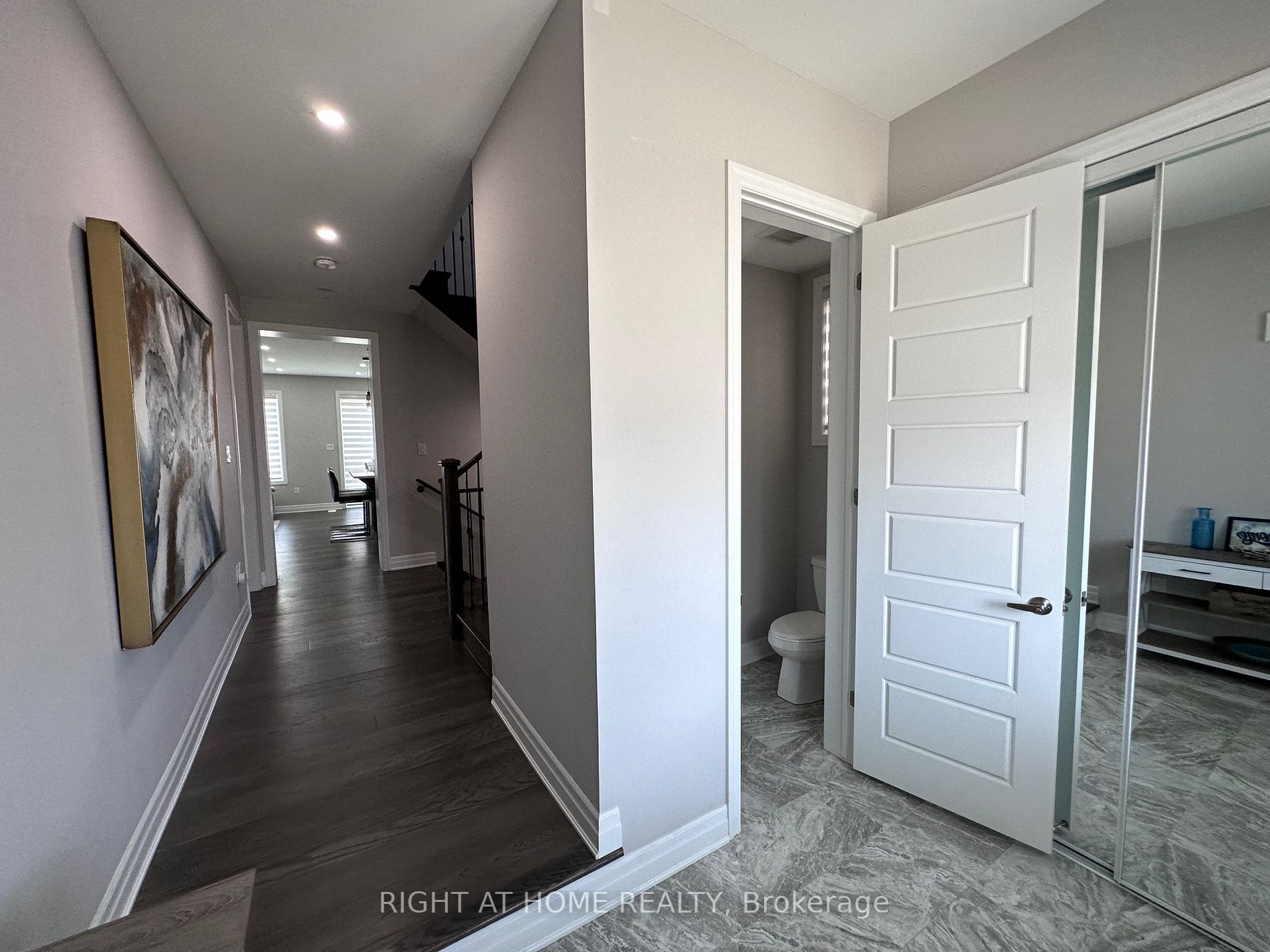 483 Violet Gate Property Photo 4