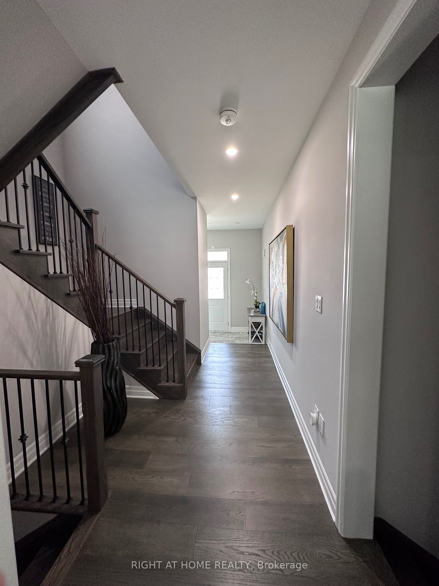 483 Violet Gate Property Photo 7