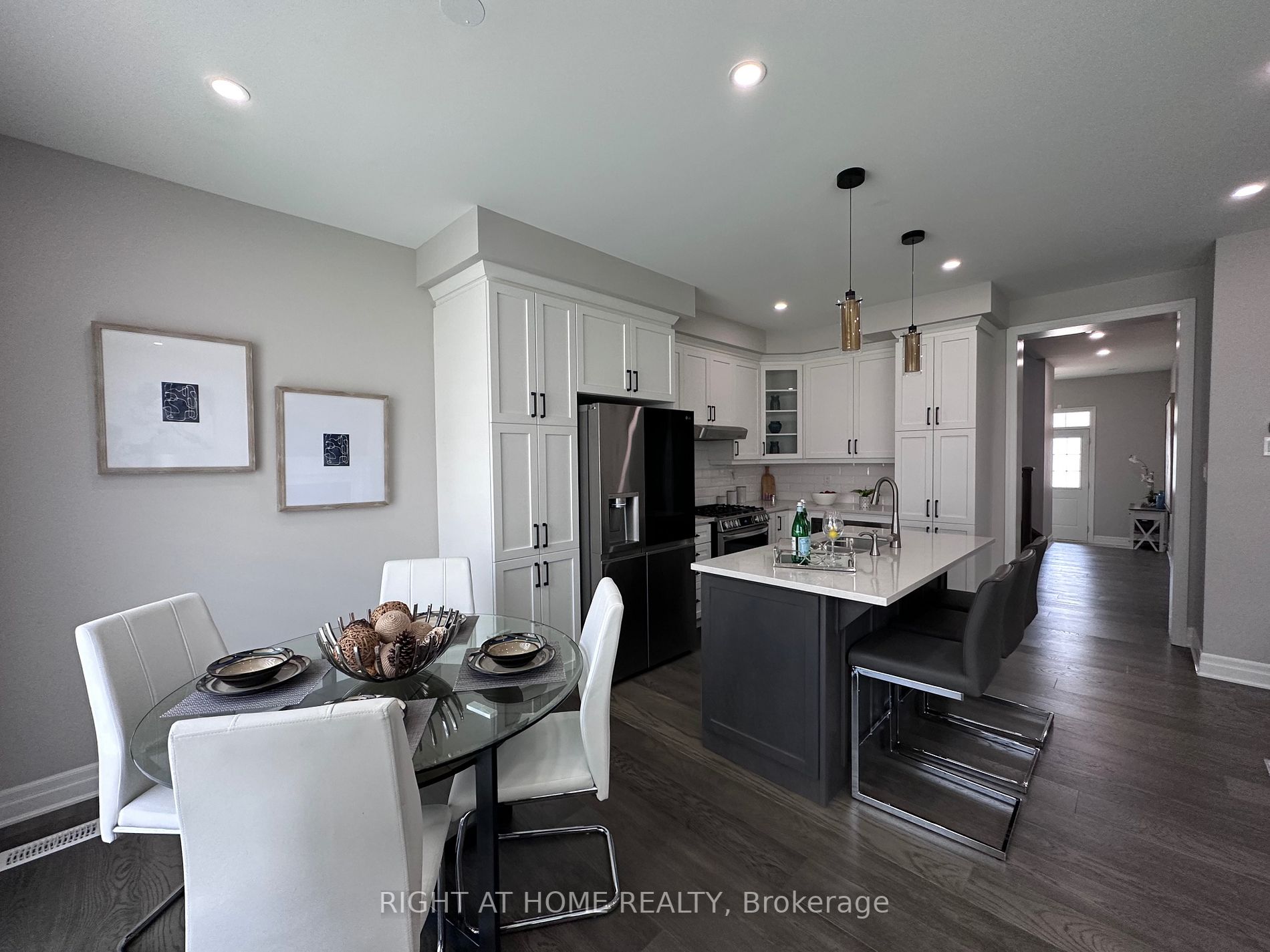 483 Violet Gate Property Photo 8