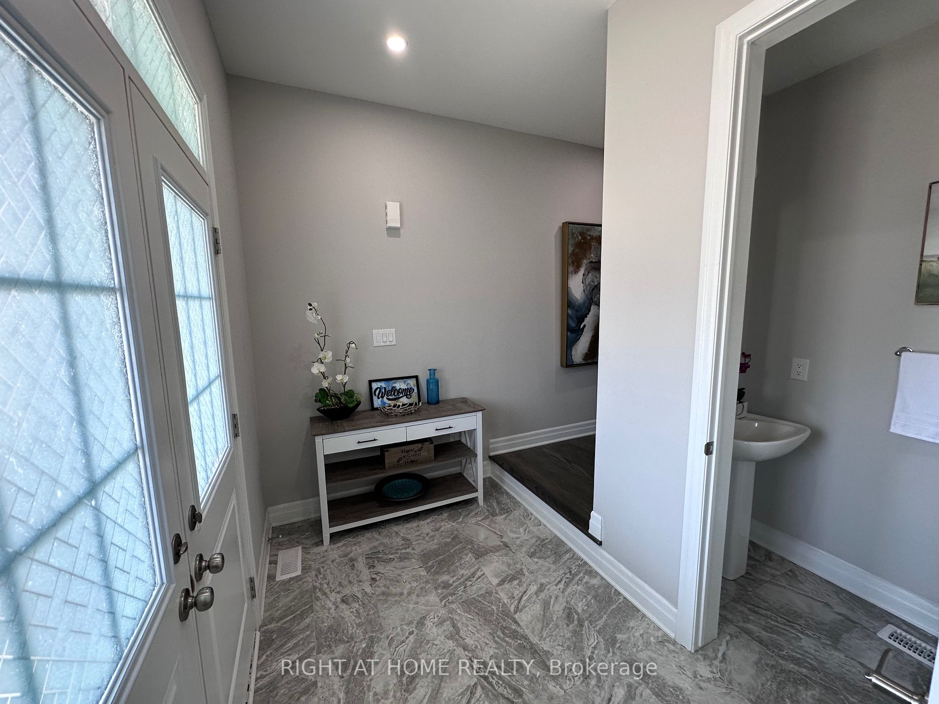 483 Violet Gate Property Photo 10