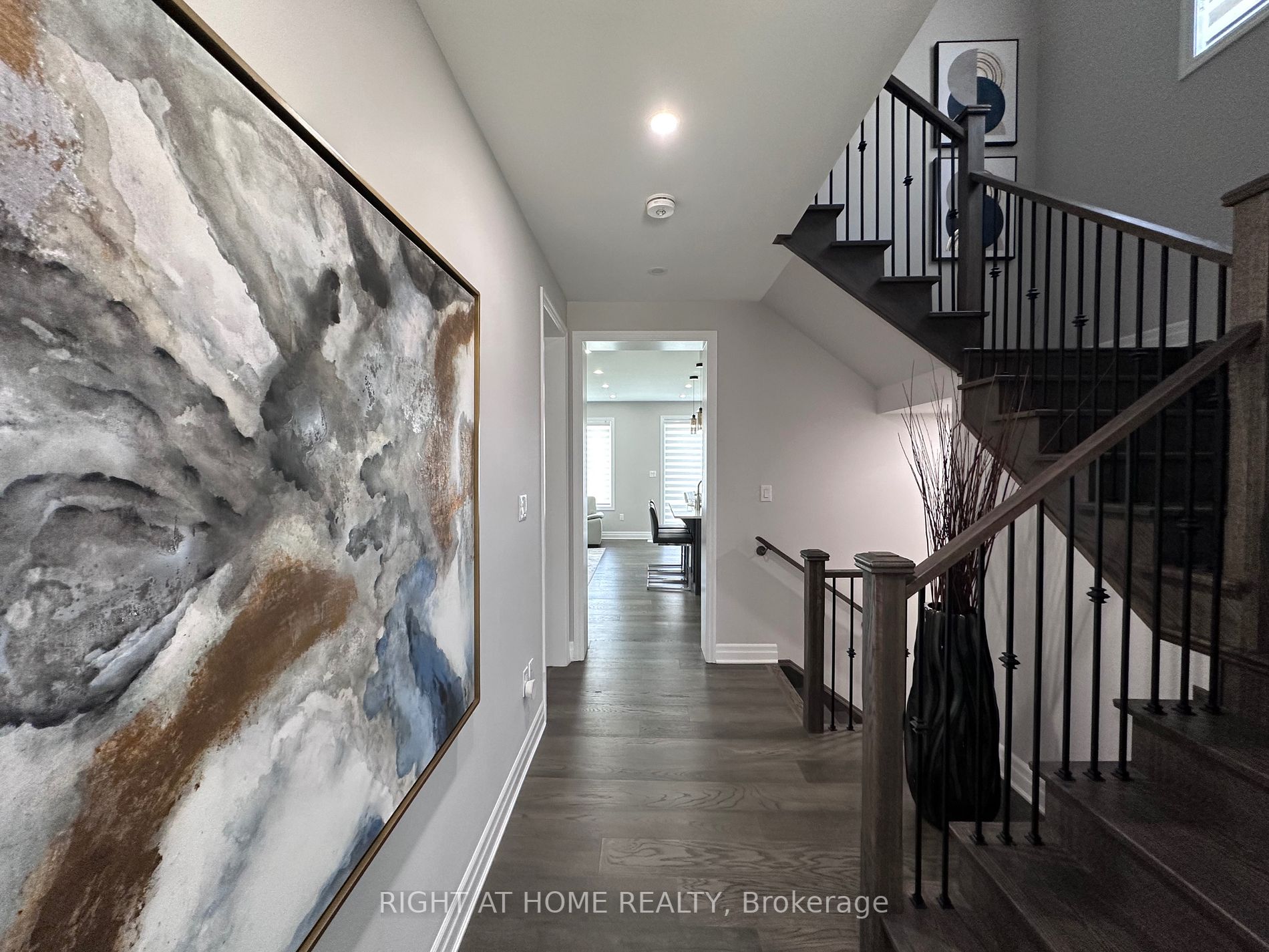483 Violet Gate Property Photo 11