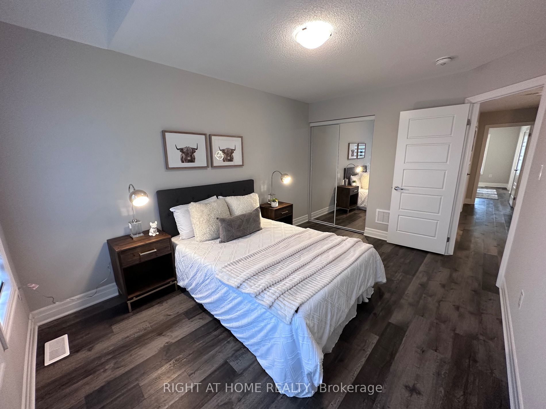 483 Violet Gate Property Photo 14