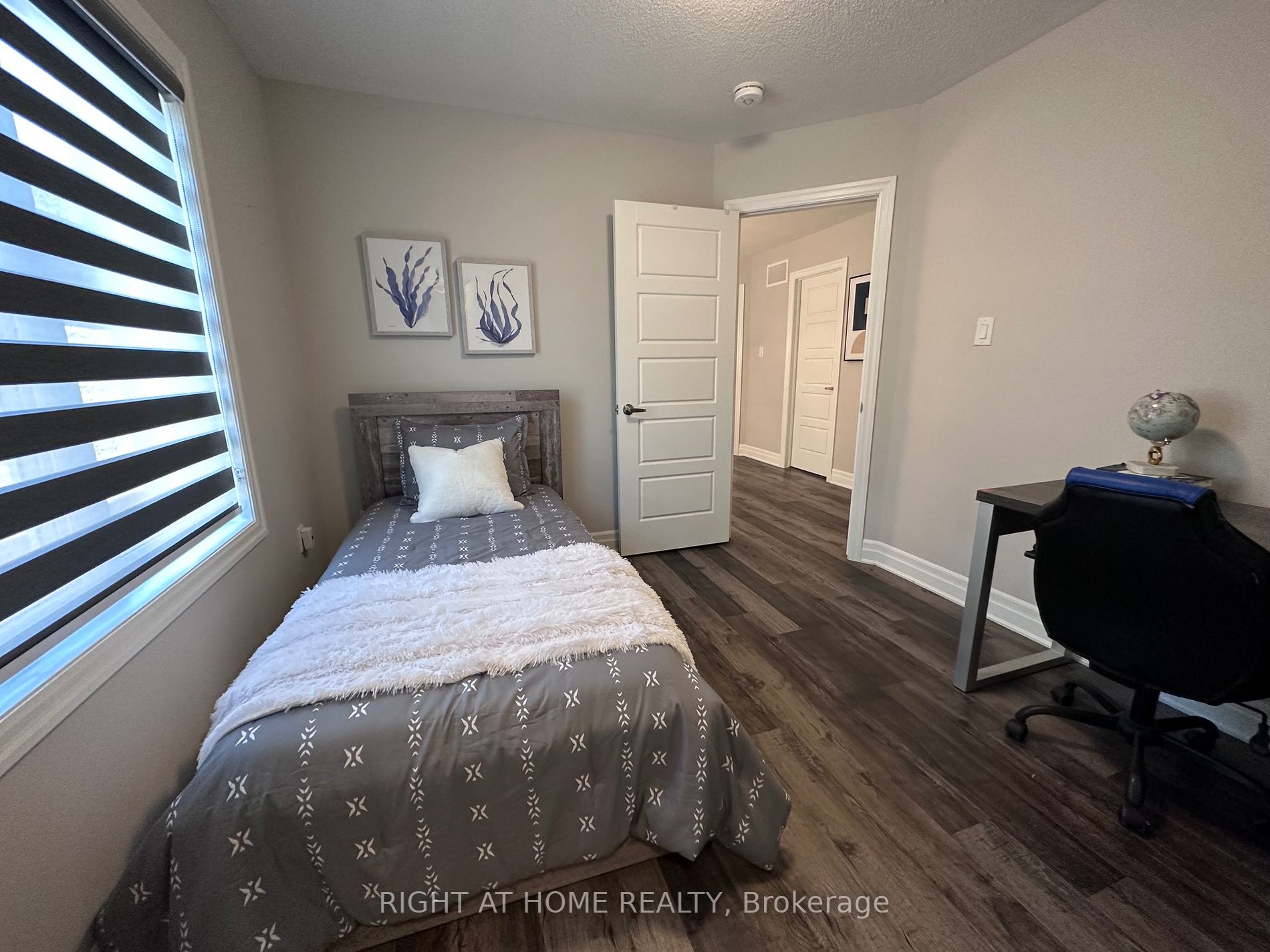 483 Violet Gate Property Photo 28