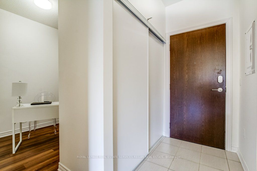 216 Oak Park Blvd Property Photo 6