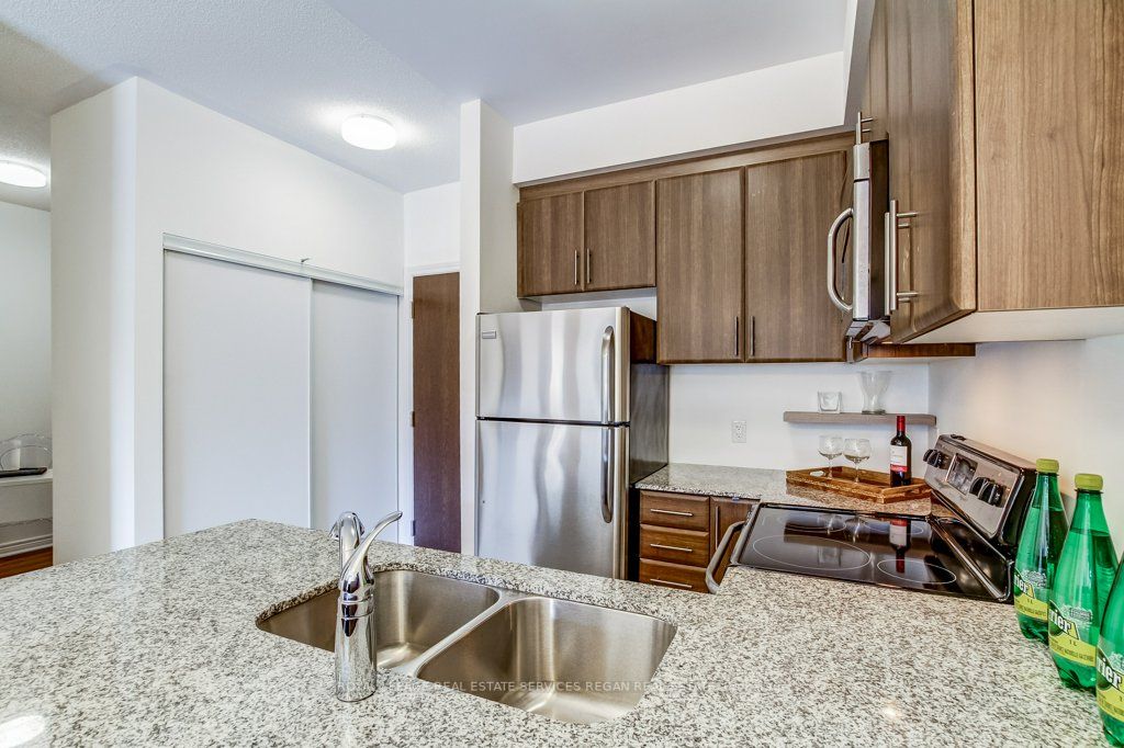 216 Oak Park Blvd Property Photo 12