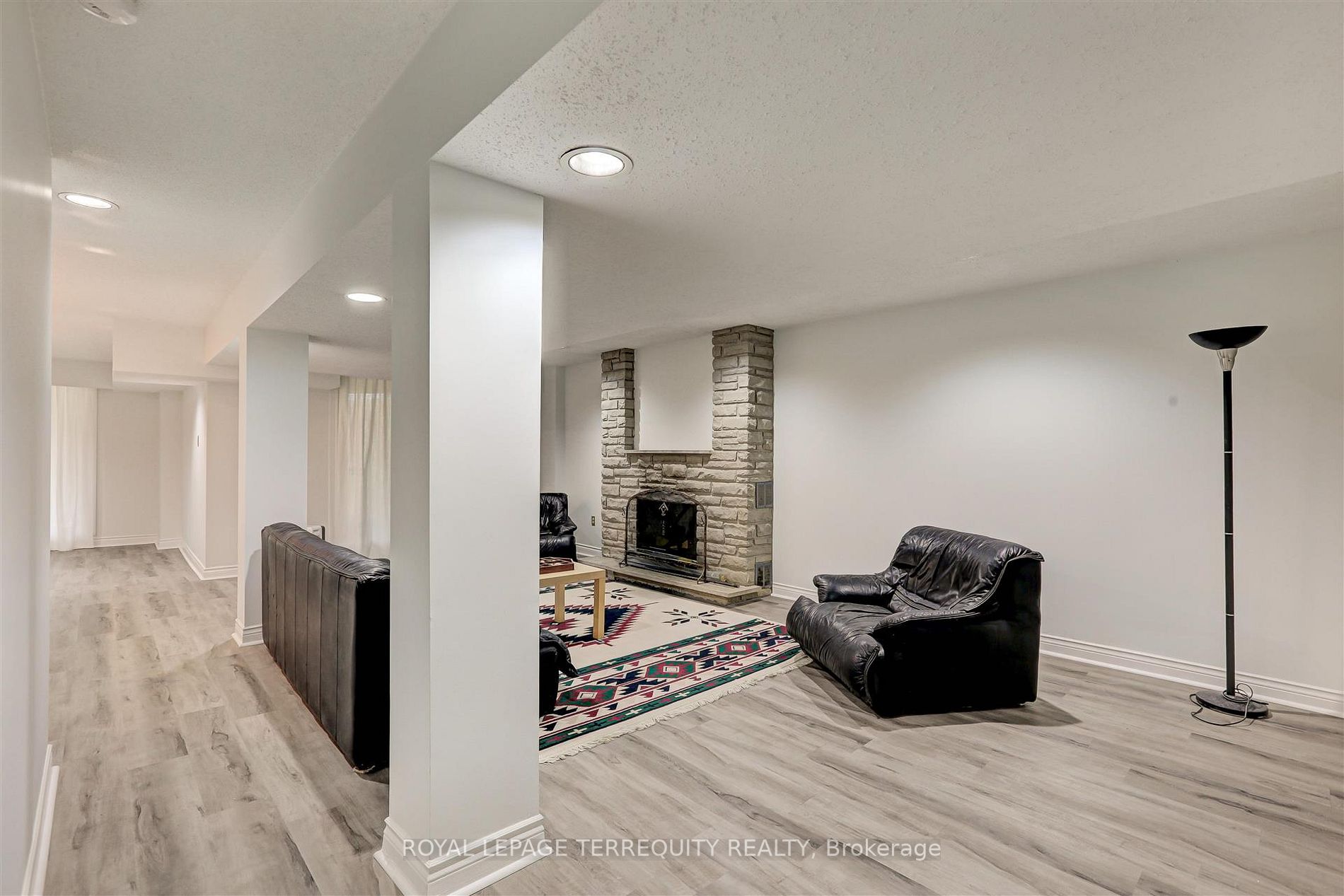 42 Deanewood Cres Property Photo 2