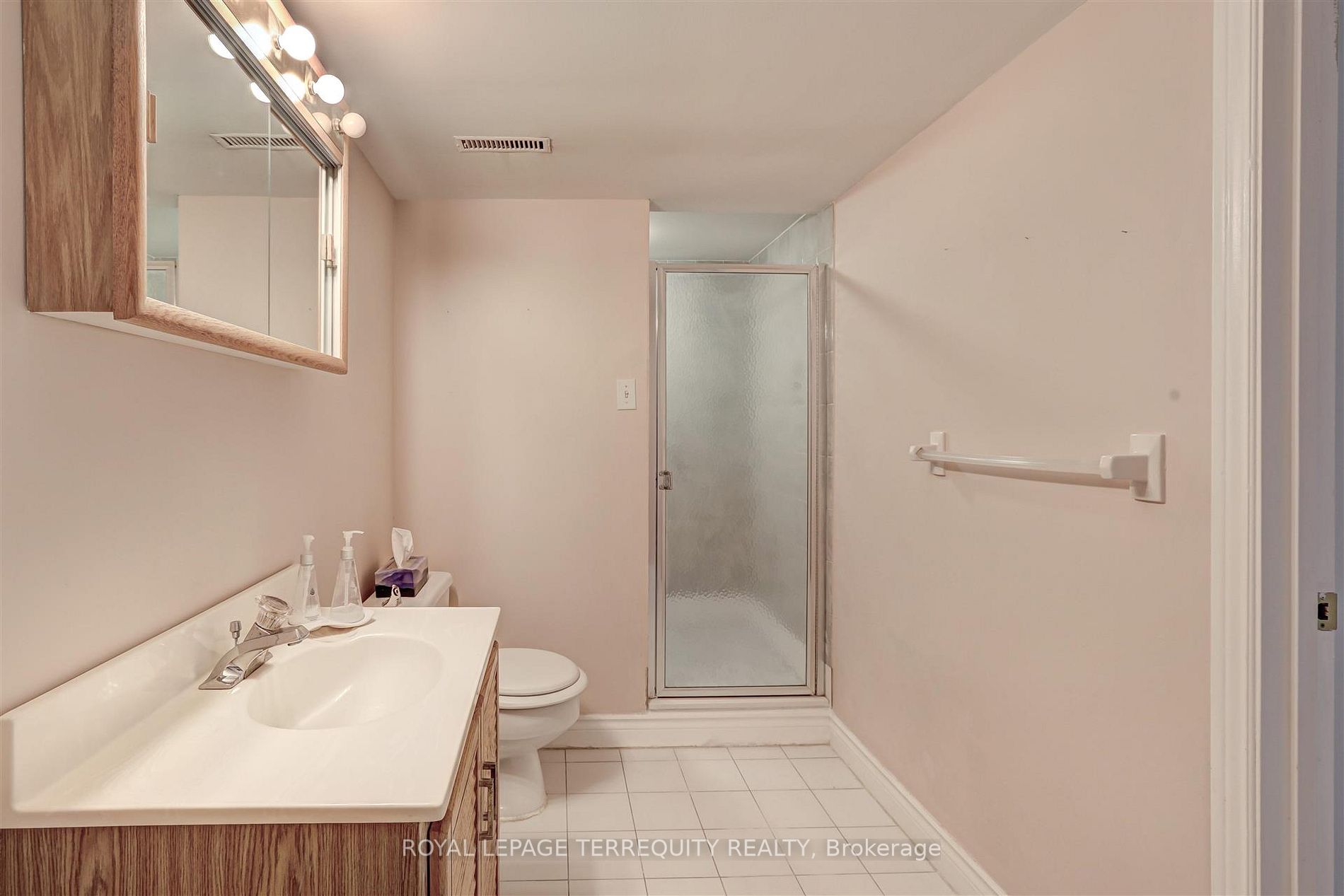 42 Deanewood Cres Property Photo 13
