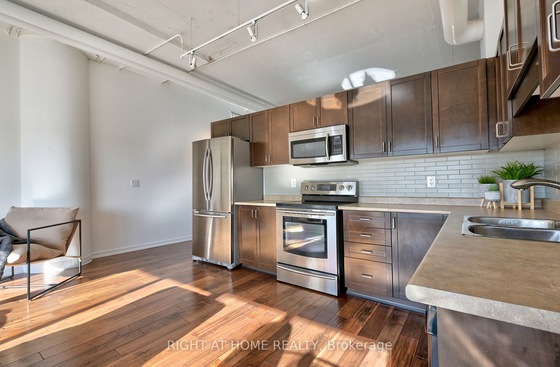 2 Fieldway Rd 11 Property Photo 8