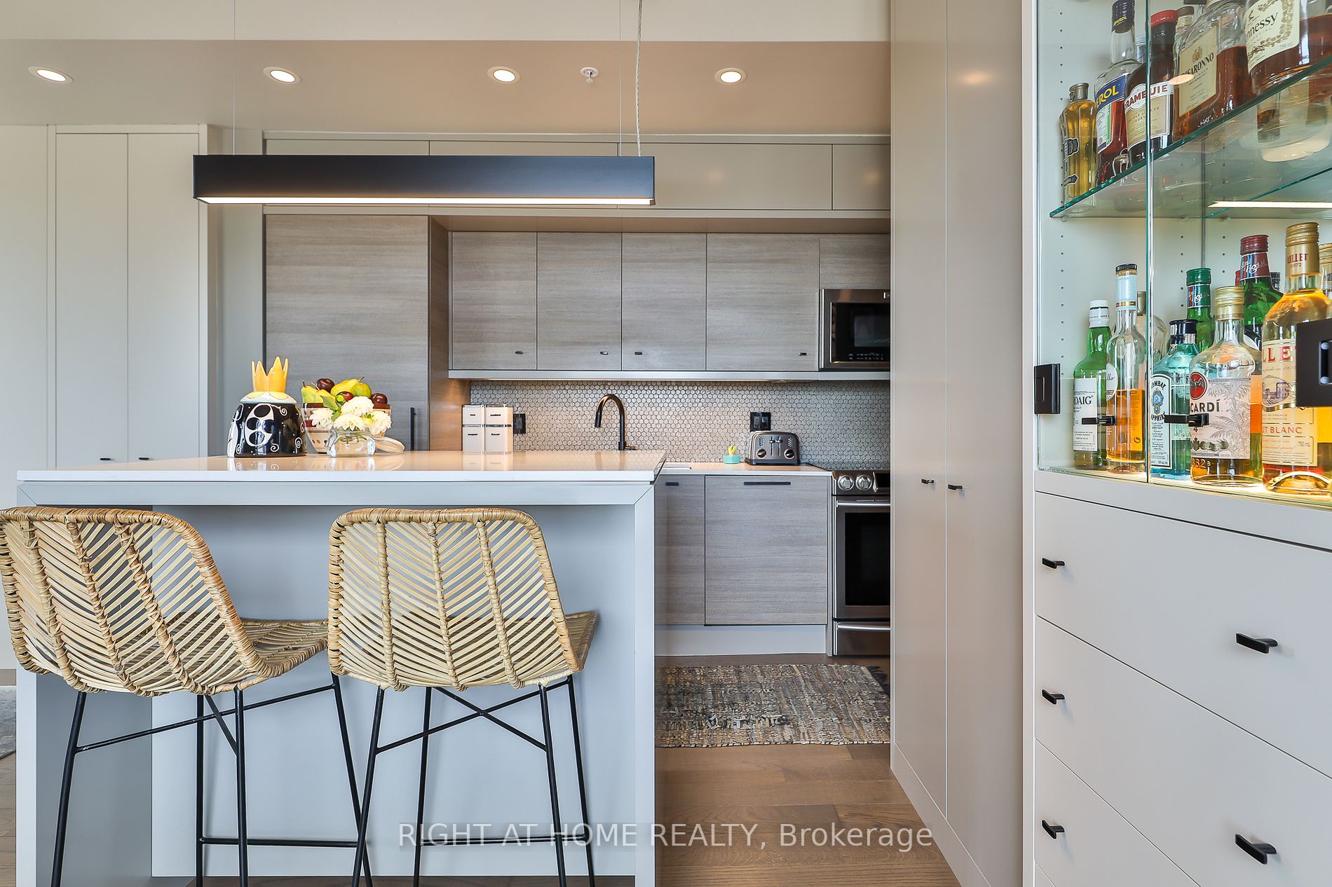 530 Indian Grve 10 Property Photo 6