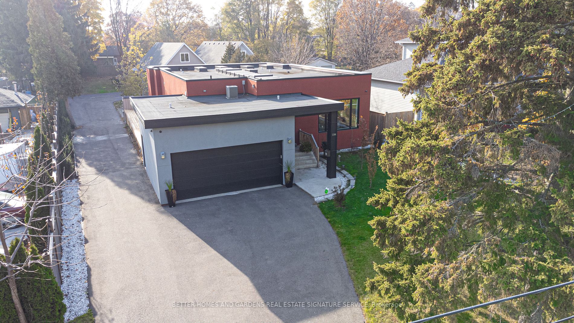 1394 Haig Blvd Property Photo 38