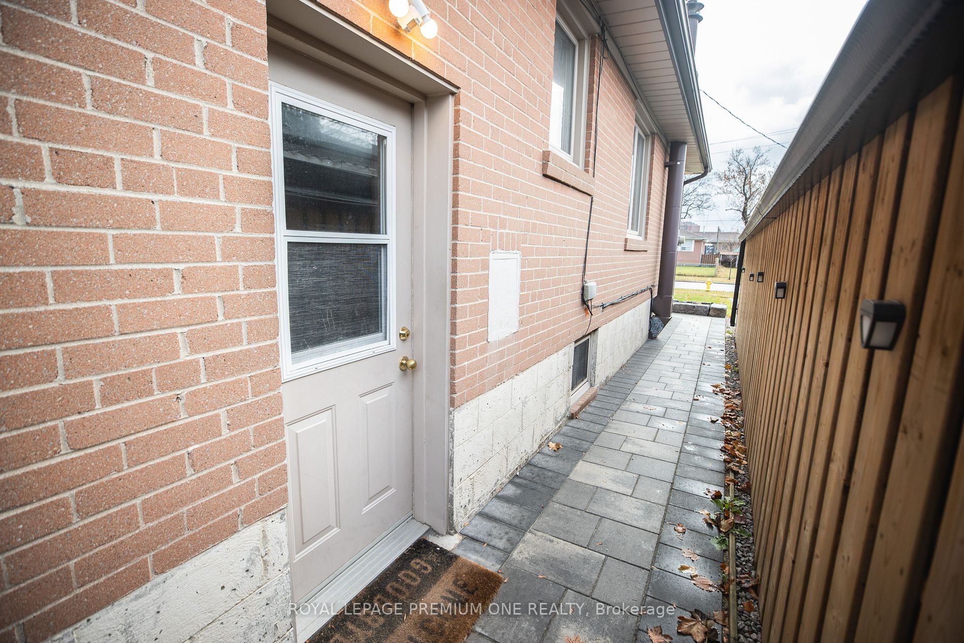 36 Eringate Dr Property Photo 4