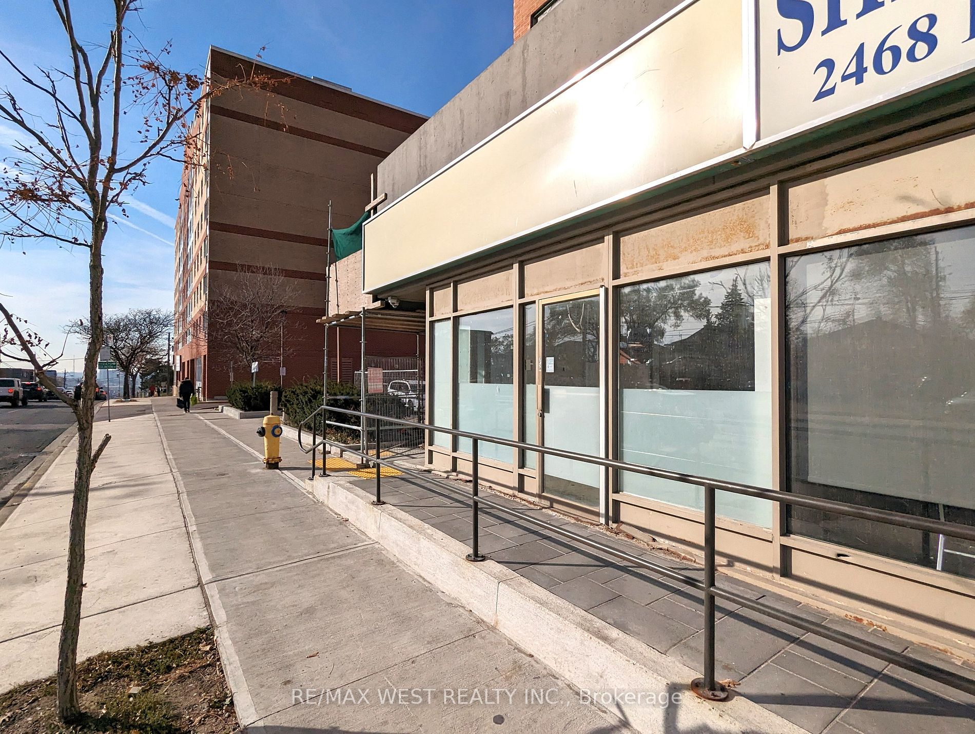 2468 Eglinton Ave W Property Photo