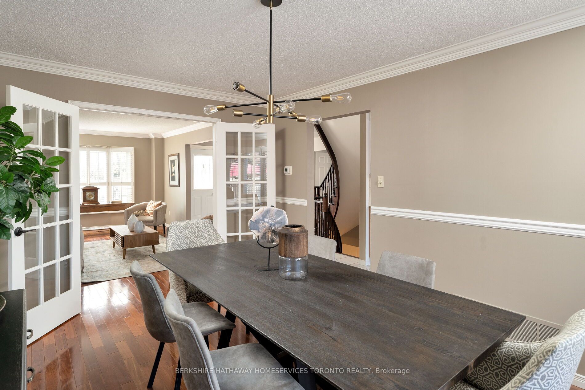 3049 Vanderbilt Rd Property Photo 6