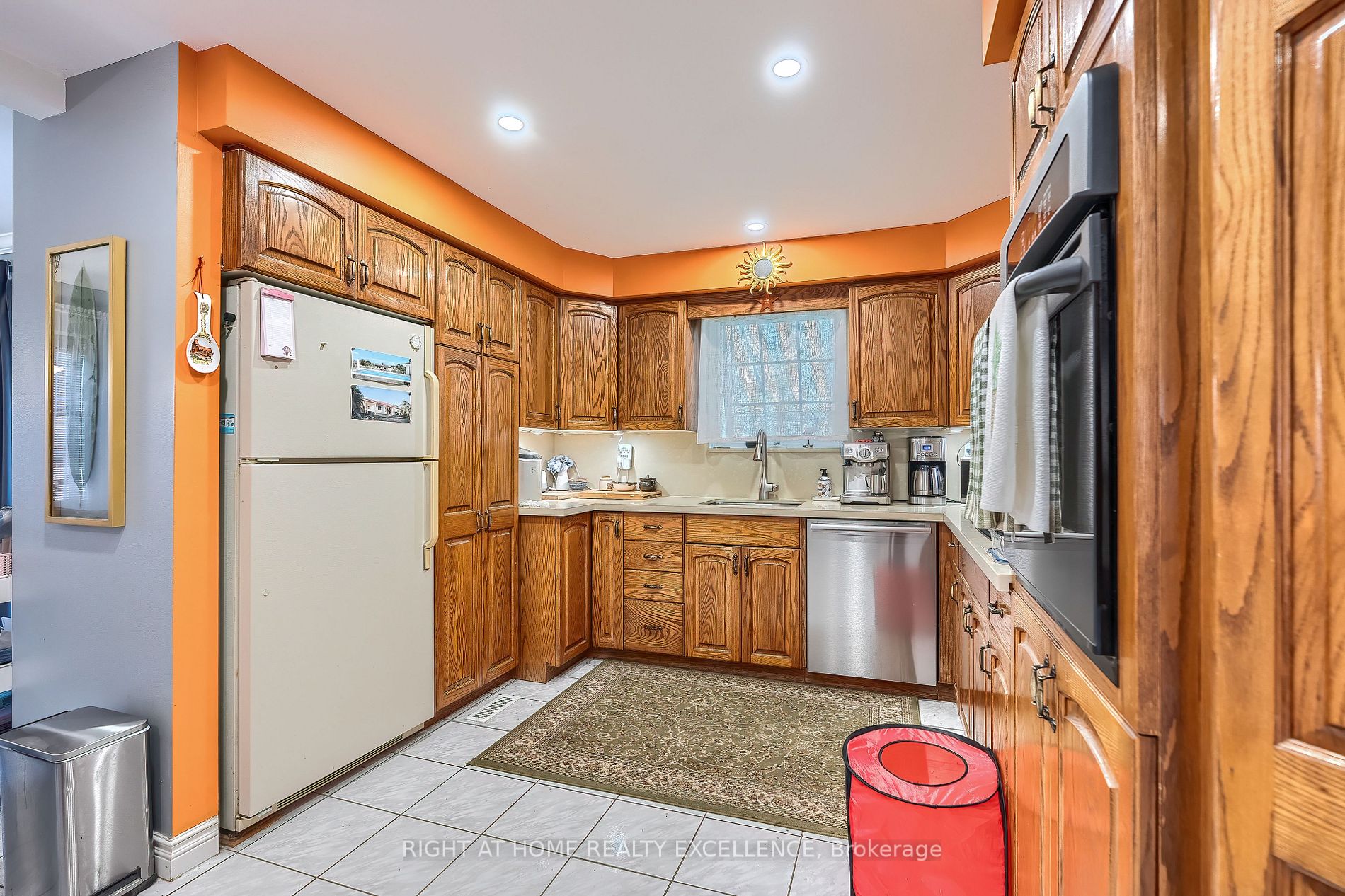 568 Ridgemount Cres Property Photo 14