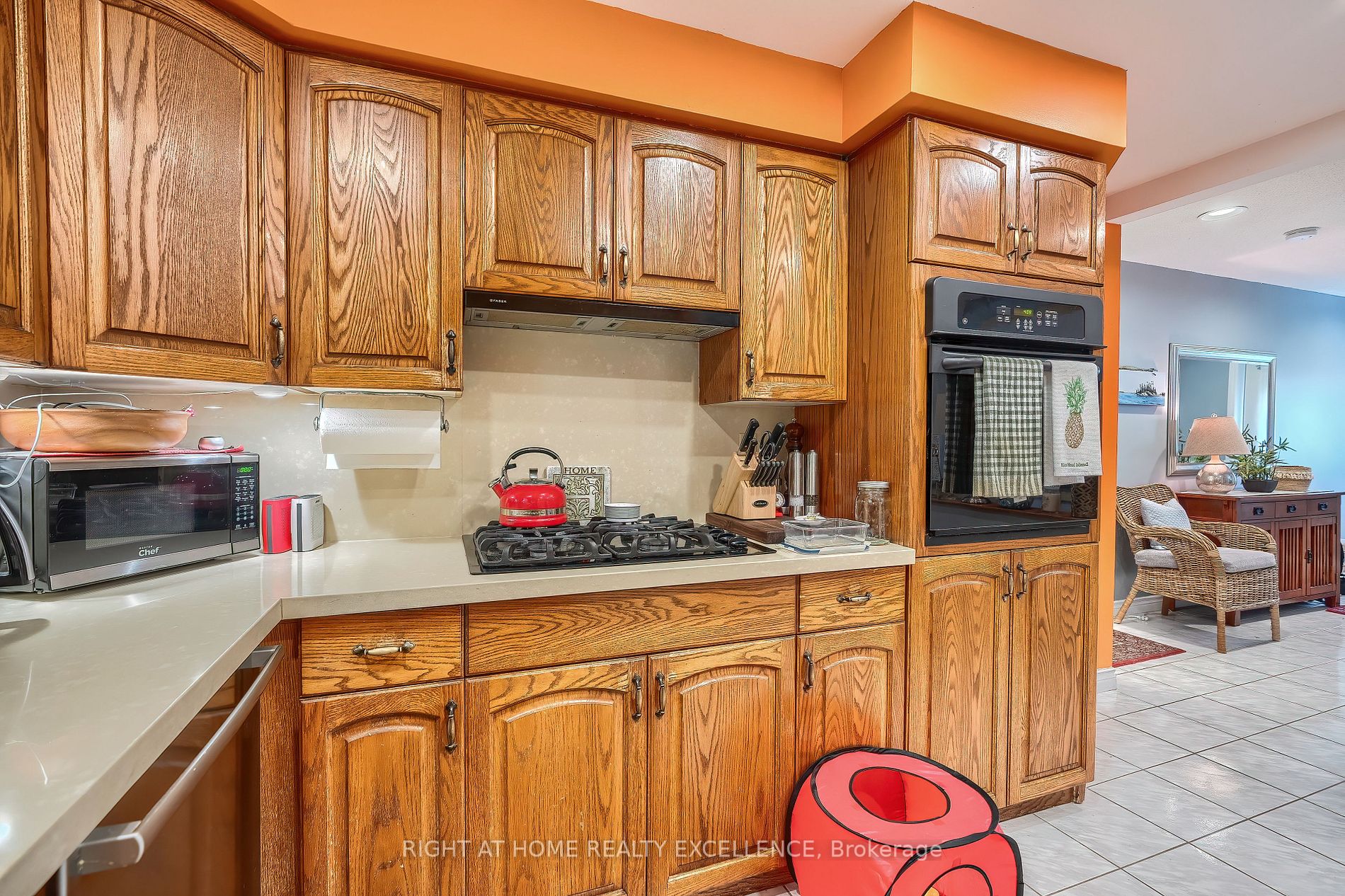 568 Ridgemount Cres Property Photo 15