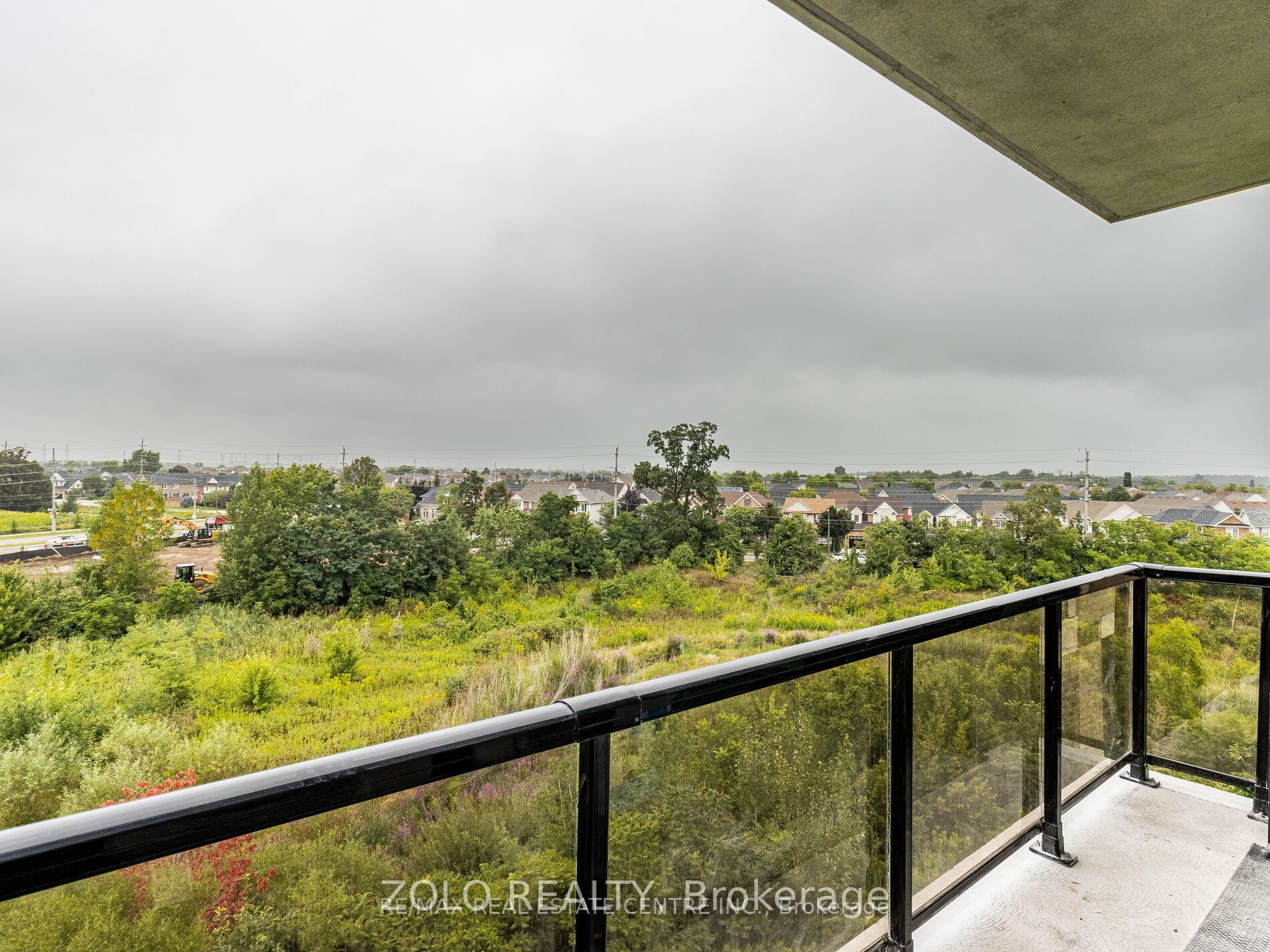 630 Sauve St Property Photo 4