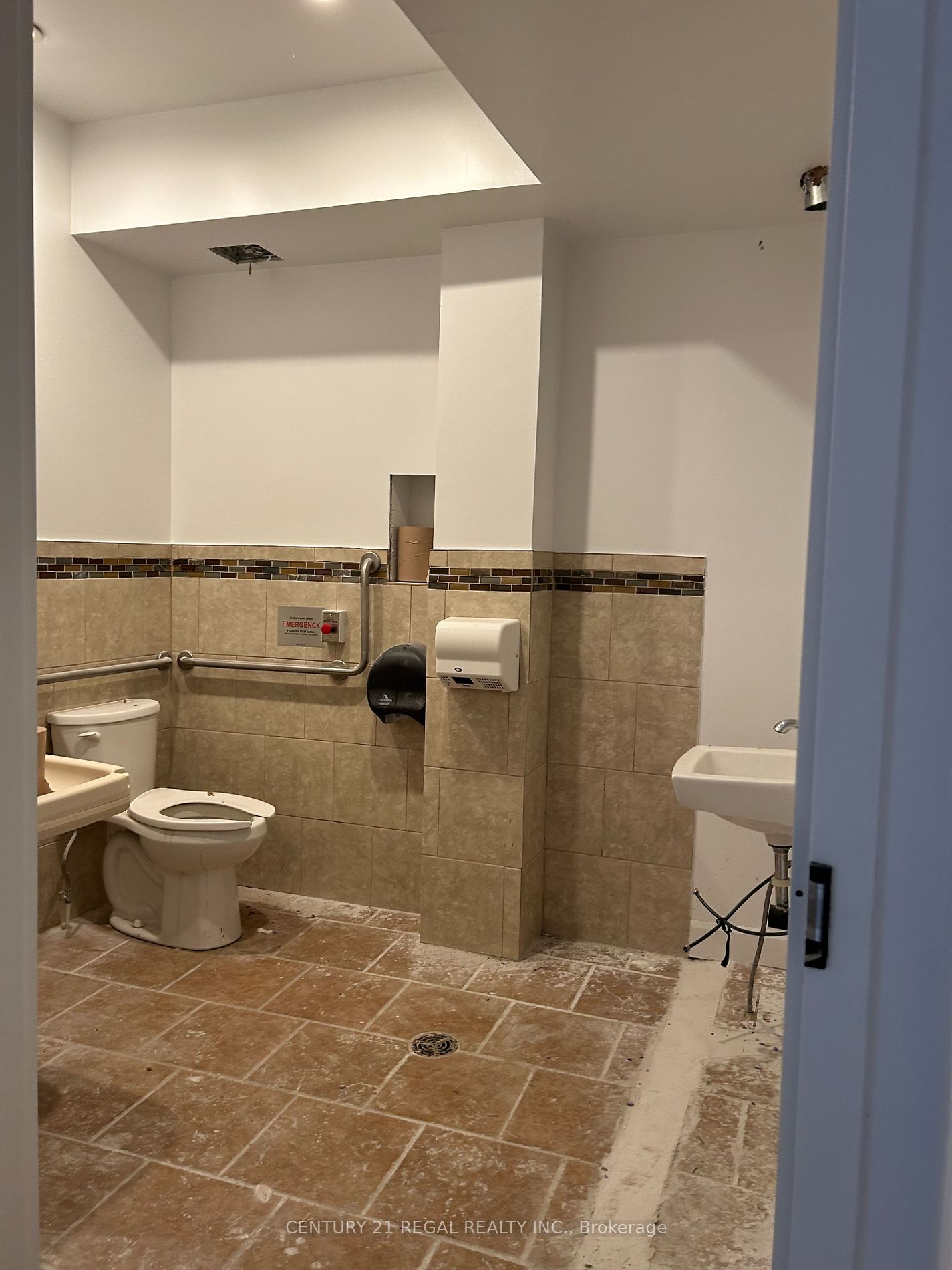 3409 Lake Shore Blvd W Property Photo 4